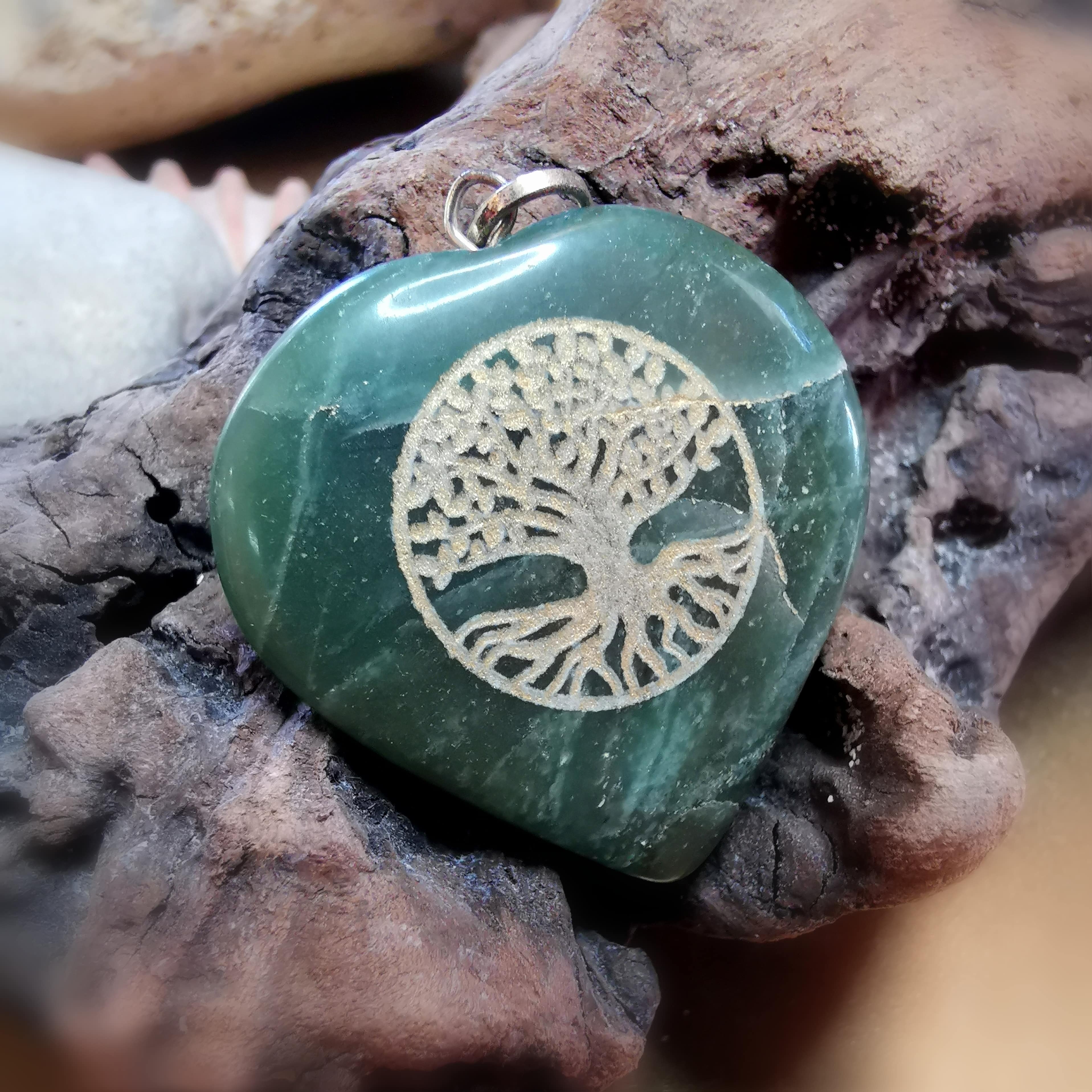 Nephrit Jade Edelstein Herz Amulett, Lebensbaum Karma Anhänger, allumfassende Liebe, Kraft des Herzens