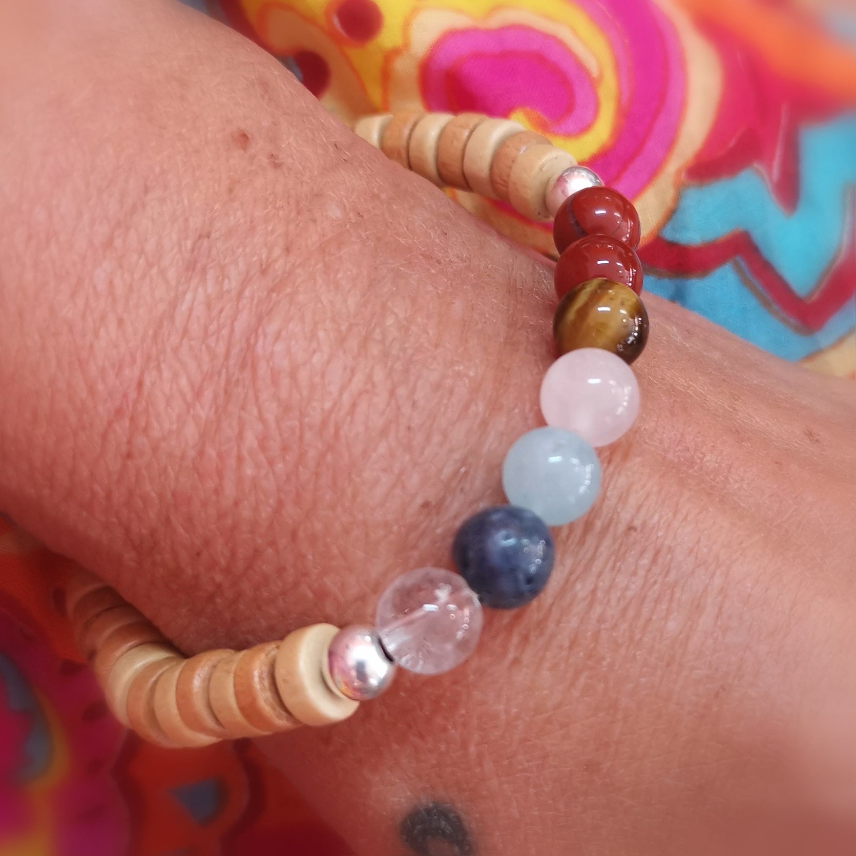 Chakra Edelstein Holz Karma Armband mit blauer Koralle und Aquamarin, geweiht, Harmonie