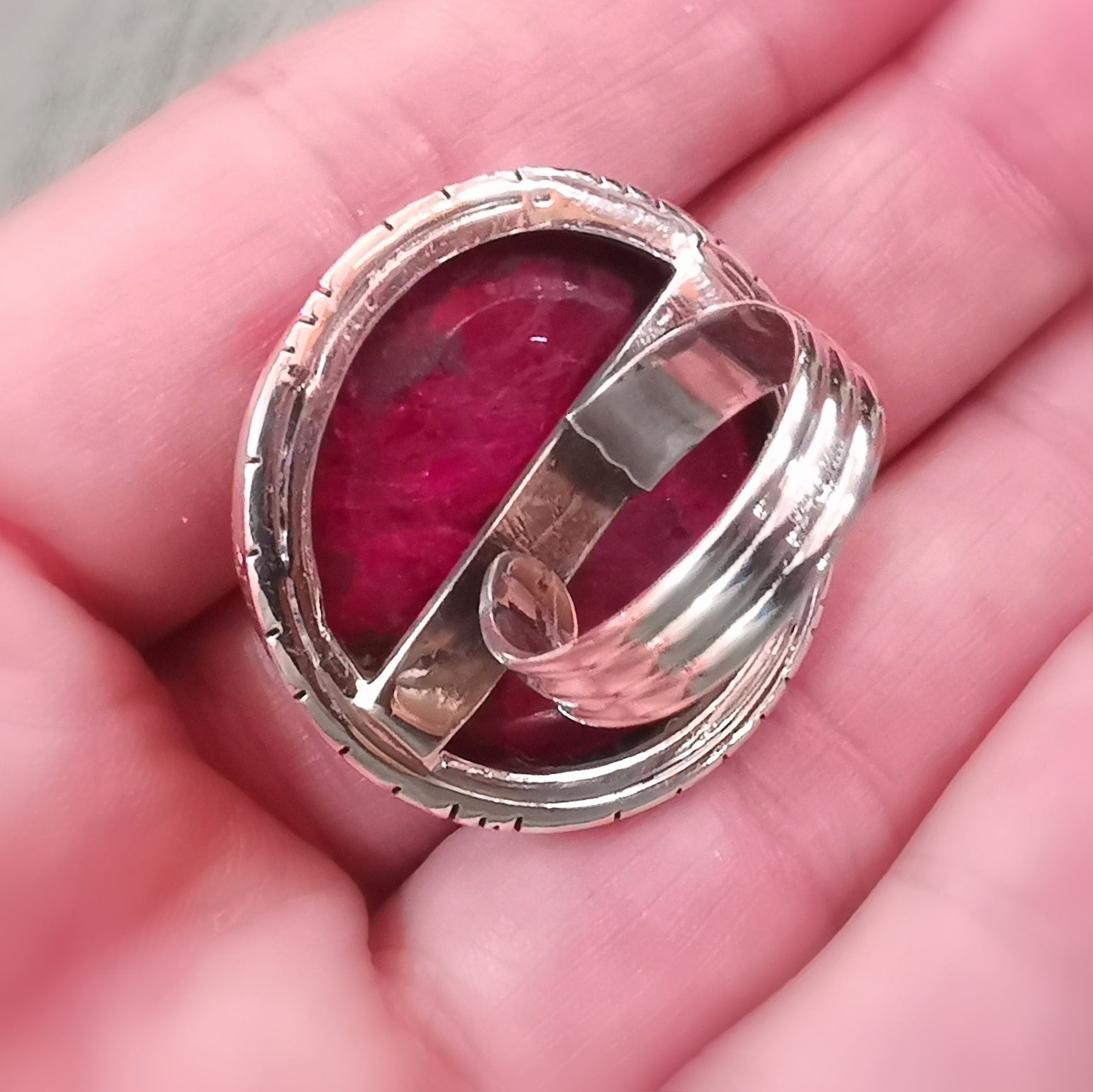 XL Rubin Korund Edelstein Sterlingsilber Karma Ring, Größe 52 - 55, Wurzelchakra und Herz, geweiht Eigenliebe (Kopie)