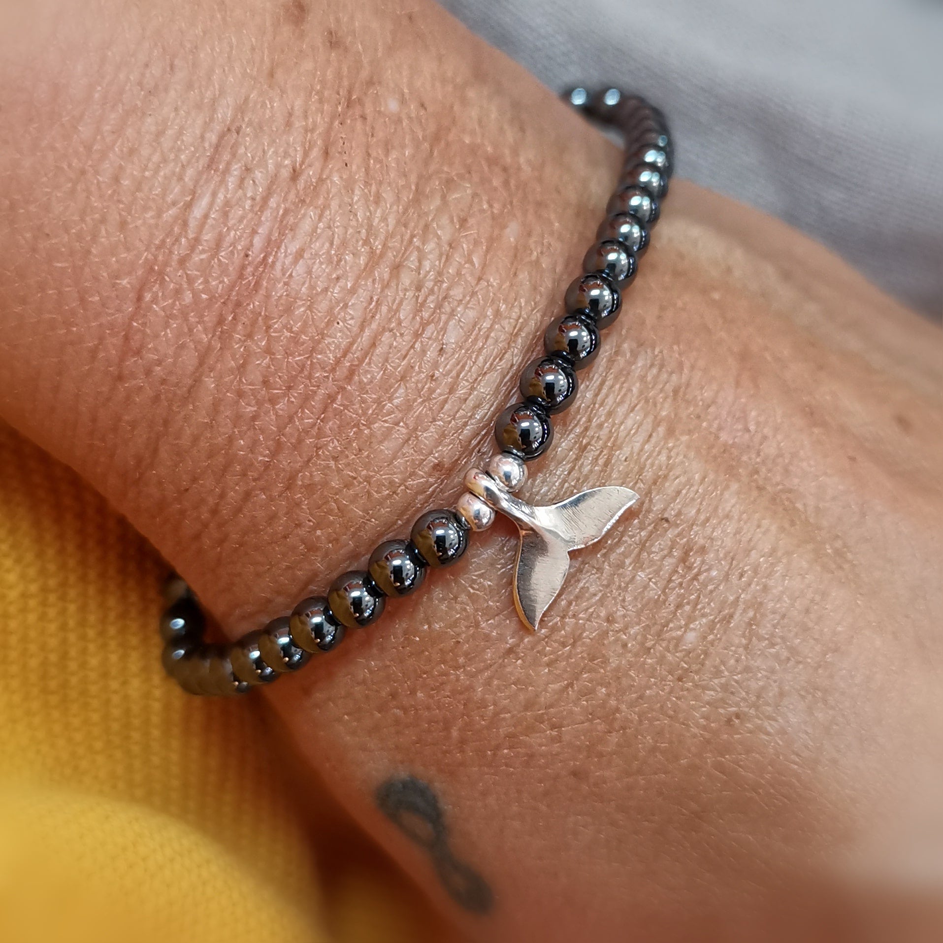 Hämatit Edelstein Walflosse Krafttier Karma Armband, Heilstein Sterlingsilber geweiht, Entspannungsmoment