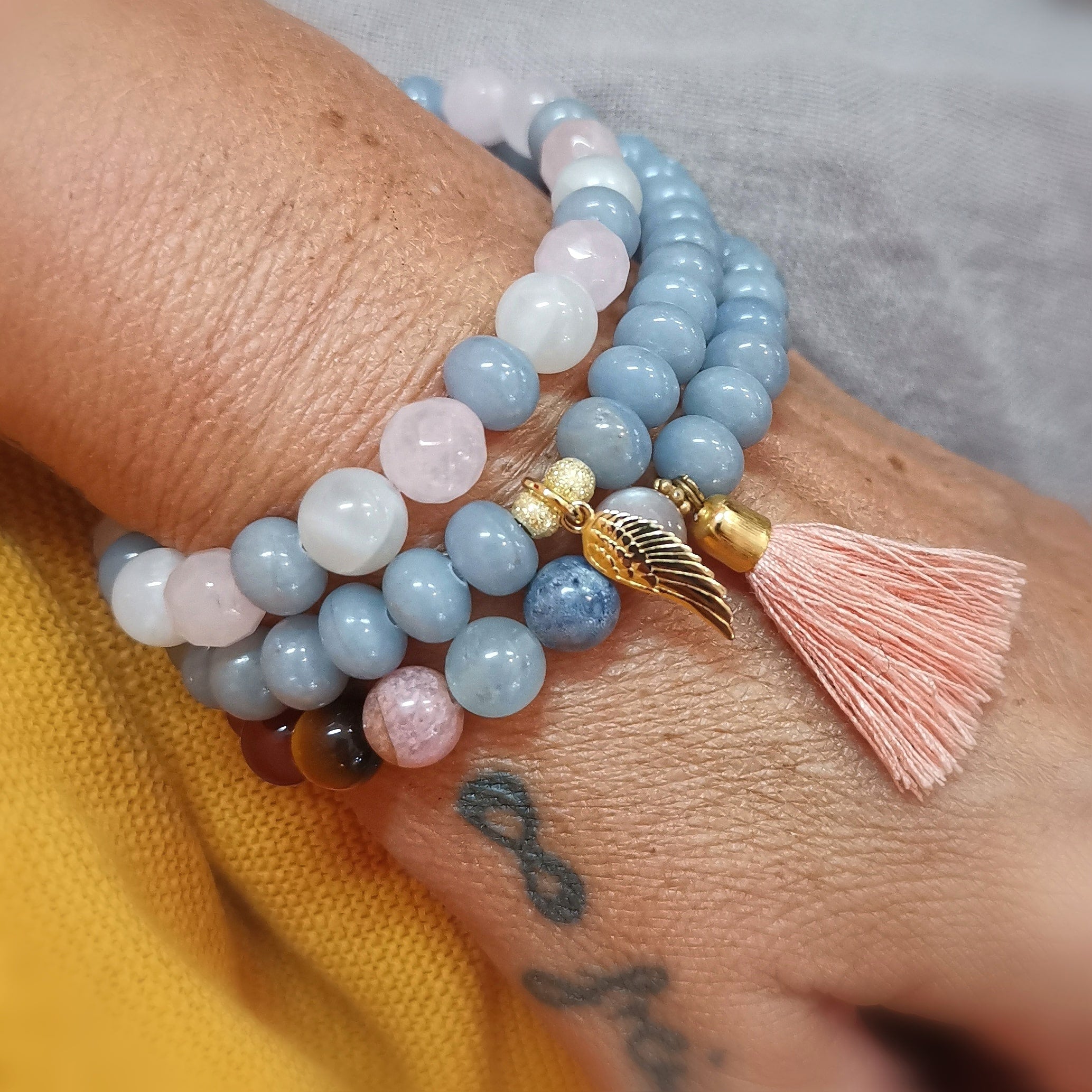 Angelit Chakra Boho Edelstein Karma Armband, Mondstein blaue Koralle Aquamarin geweiht Balance