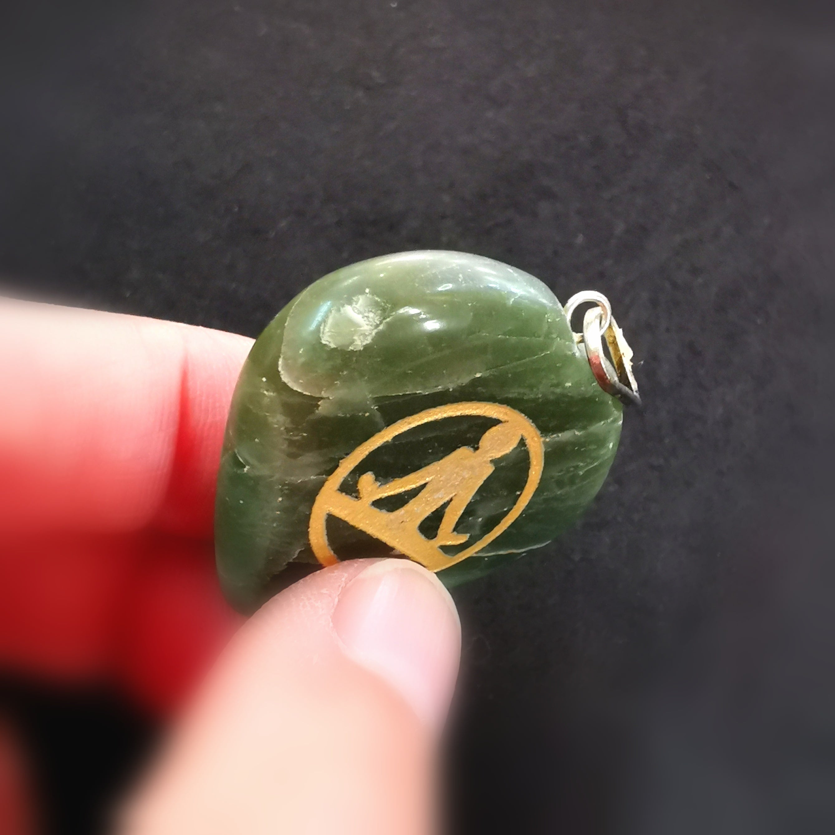 Nephrit Jade Edelstein Herz Amulett, Buddha Karma Anhänger, allumfassende Liebe, Kraft des Herzens