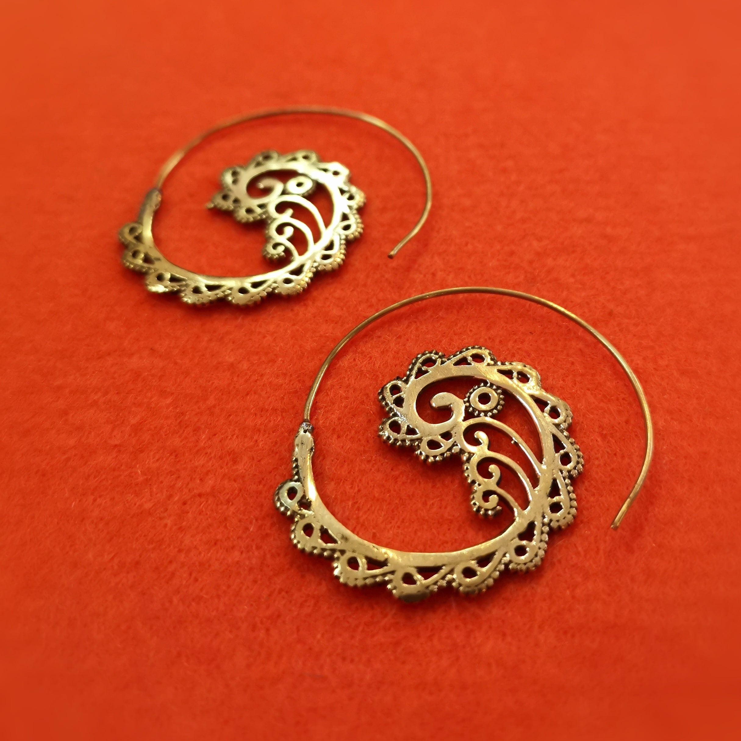 🌸 Boho Hoops „Goldene Blüte“ Creolen in Gold Edelstahl – das Leben feiern
