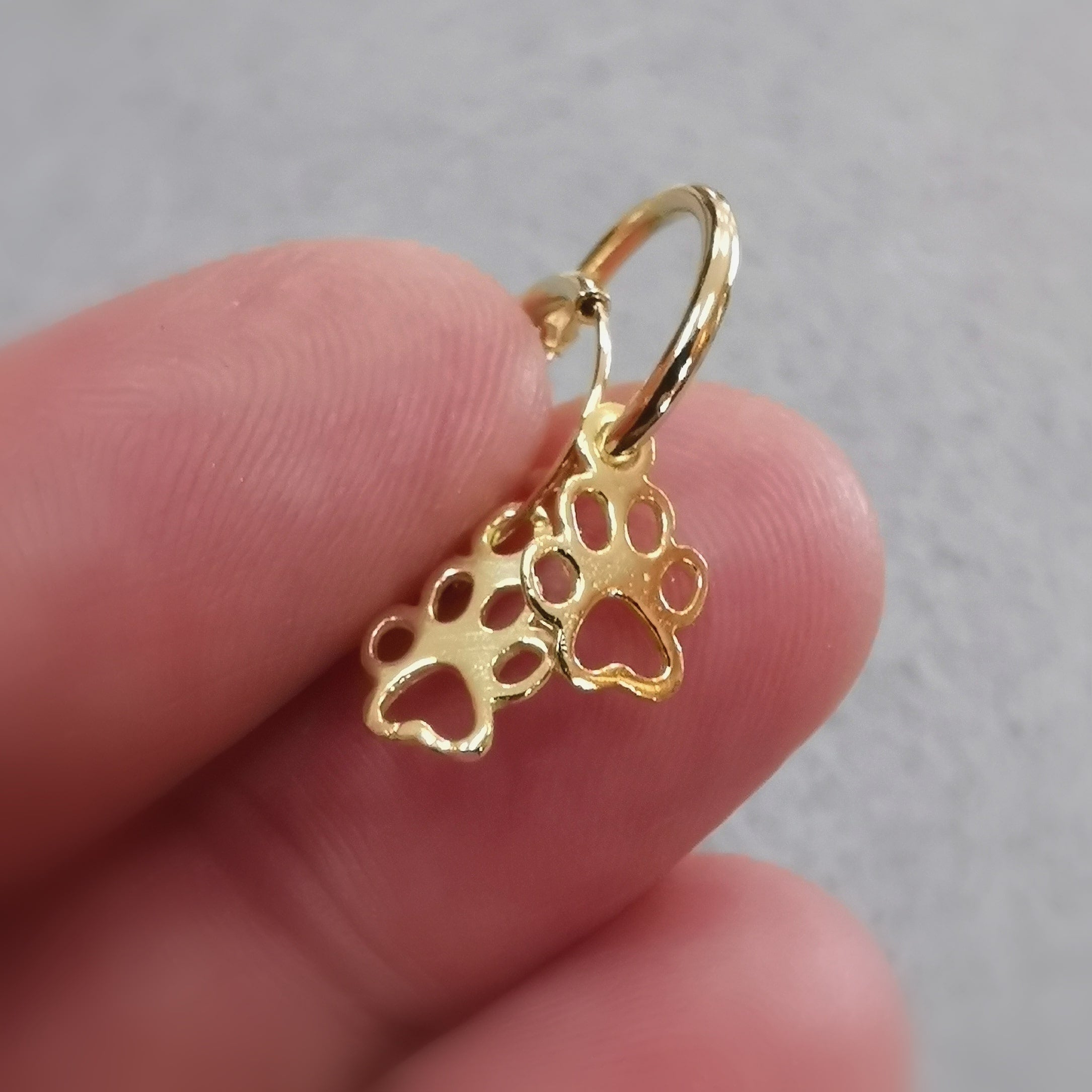 🐾 Pfoten Tatzen Ohrringe Hoops Creolen Gold Seelentier Hund Katze, Pfötchen –  Seelenverbindung