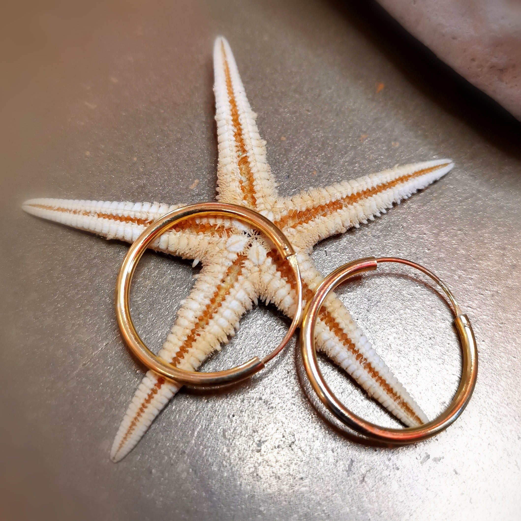 ✨ Goldene Hoops Creolen 25 mm, edler Hippie Ohrschmuck -  Lust auf Sommer