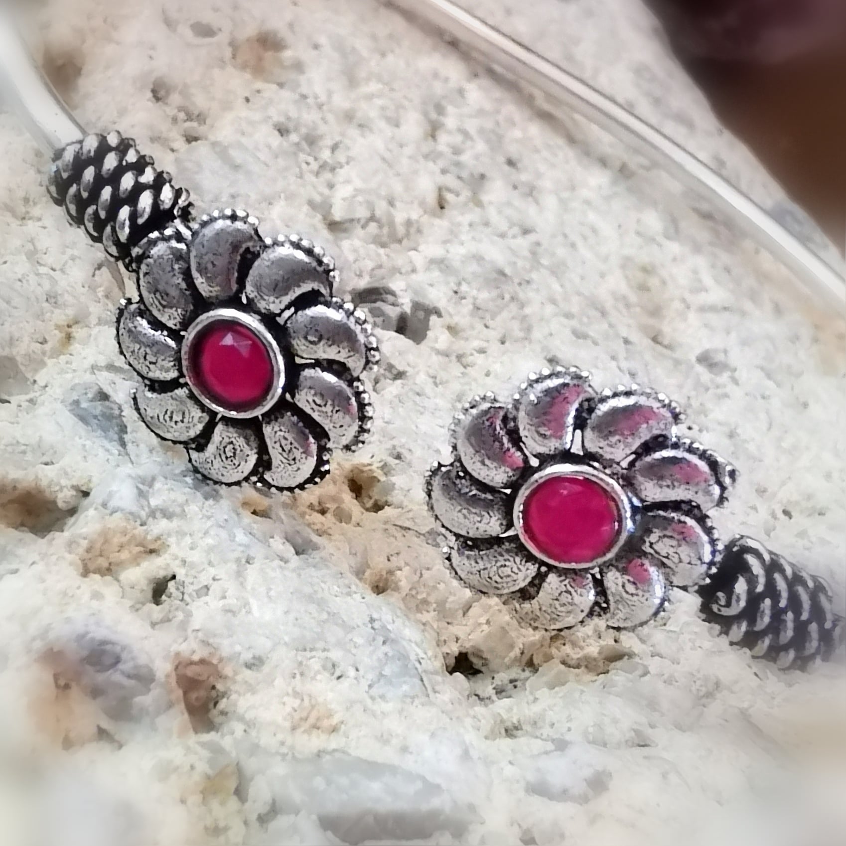 ❤️‍🔥 Boho Armspange mit rotem Korund – Talisman für Lebensfreude & Stärke