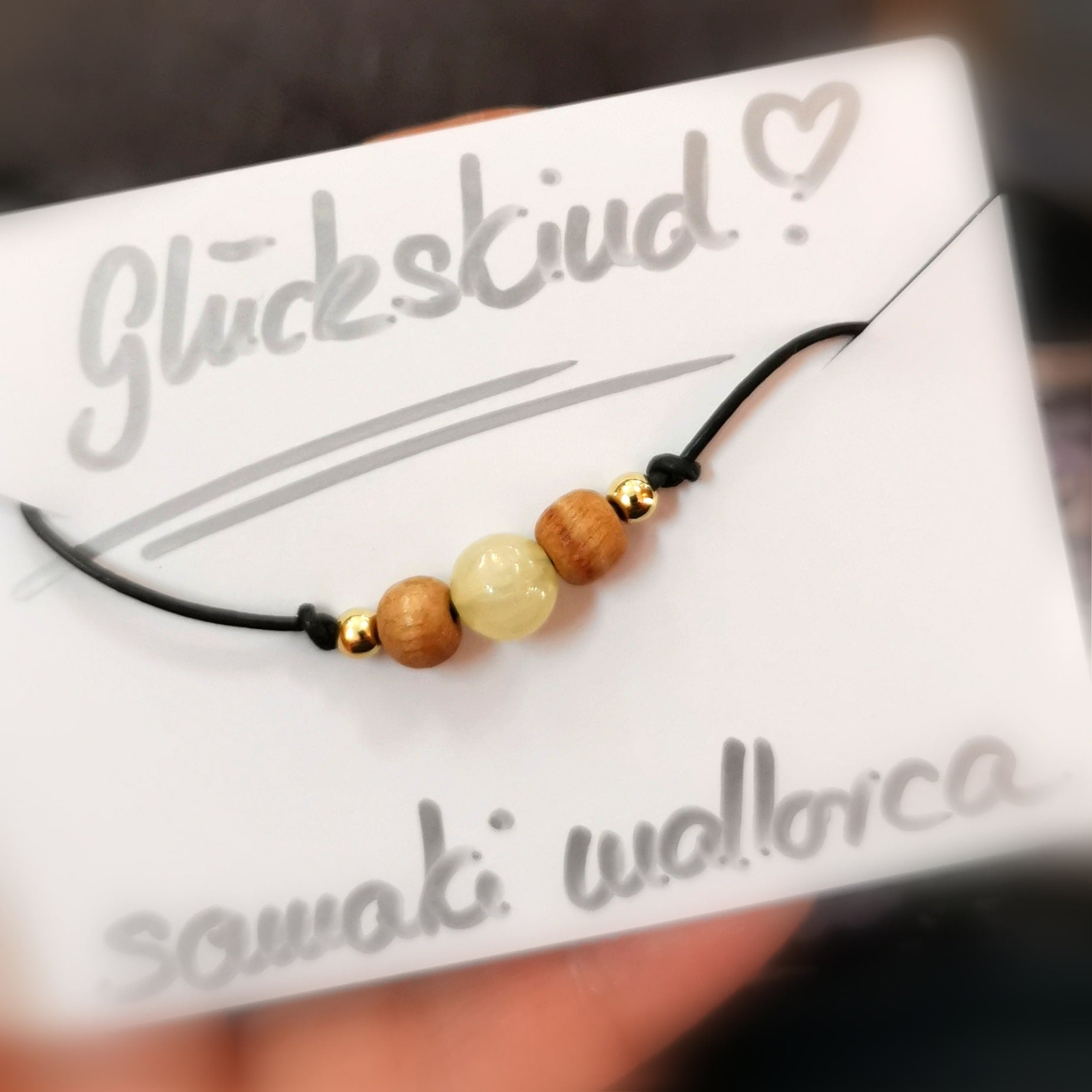 Sandelholz & Orangencalcit Leder Karma Chakra Armband – geweiht für Lebensfreude, Achtsamkeit & innere Kraft