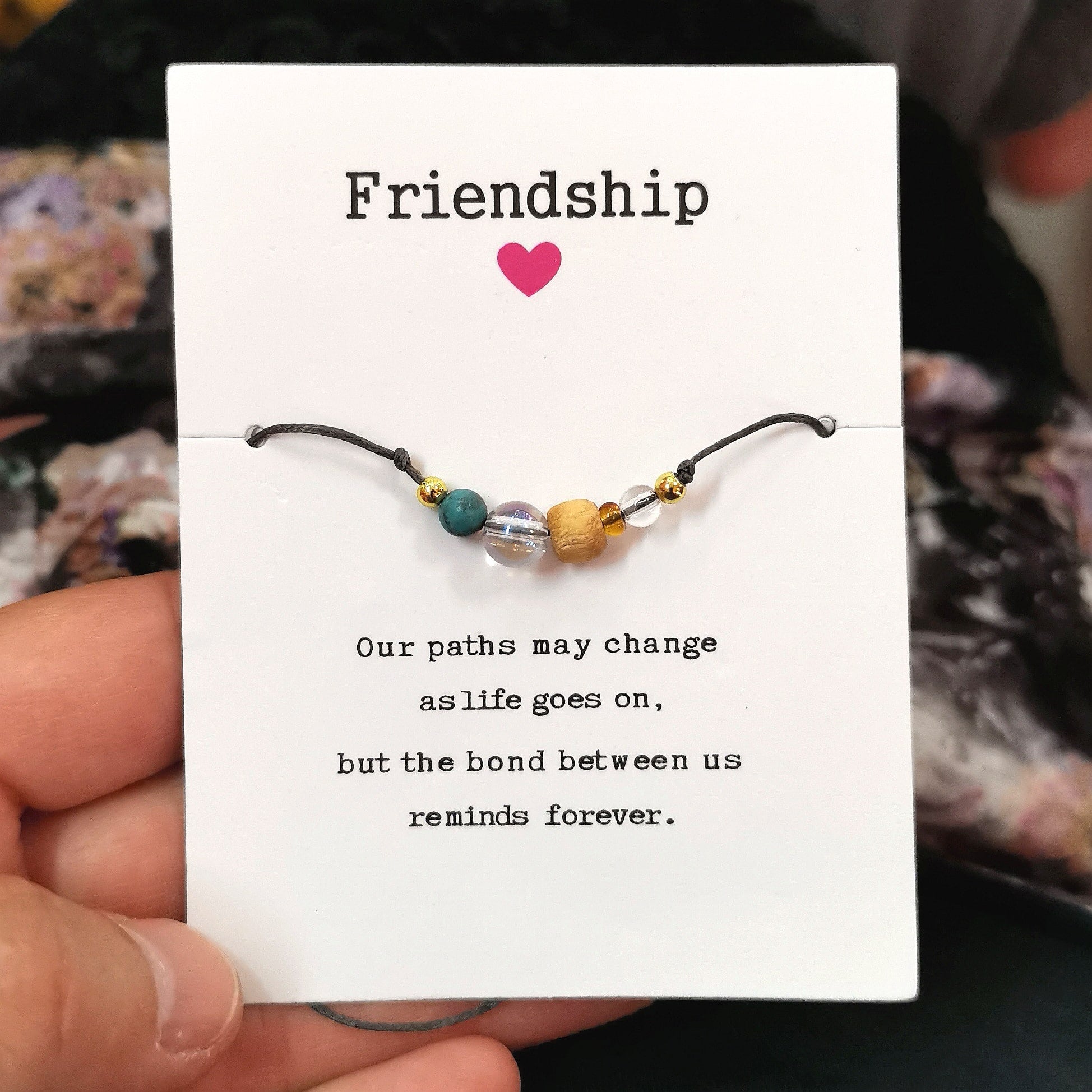 🤝 Freundschaft – Edelstein & Sandelholz Karma Armband – geweiht für Verbundenheit, Harmonie & Achtsamkeit