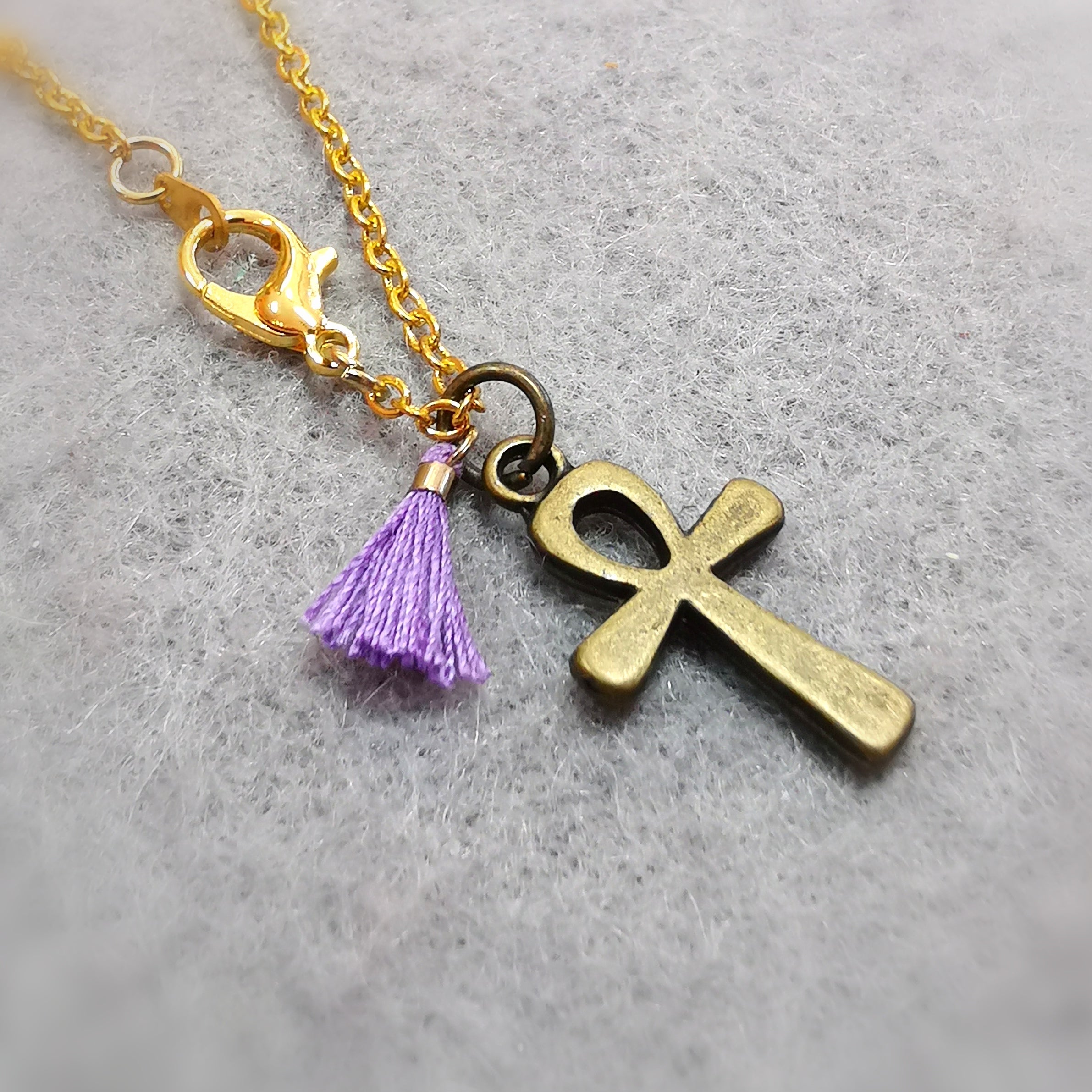 ✝️ Ankh Kreuz Hippie Kette goldfarben lila – geweiht für Harmonie, Schutz & ewiges Leben