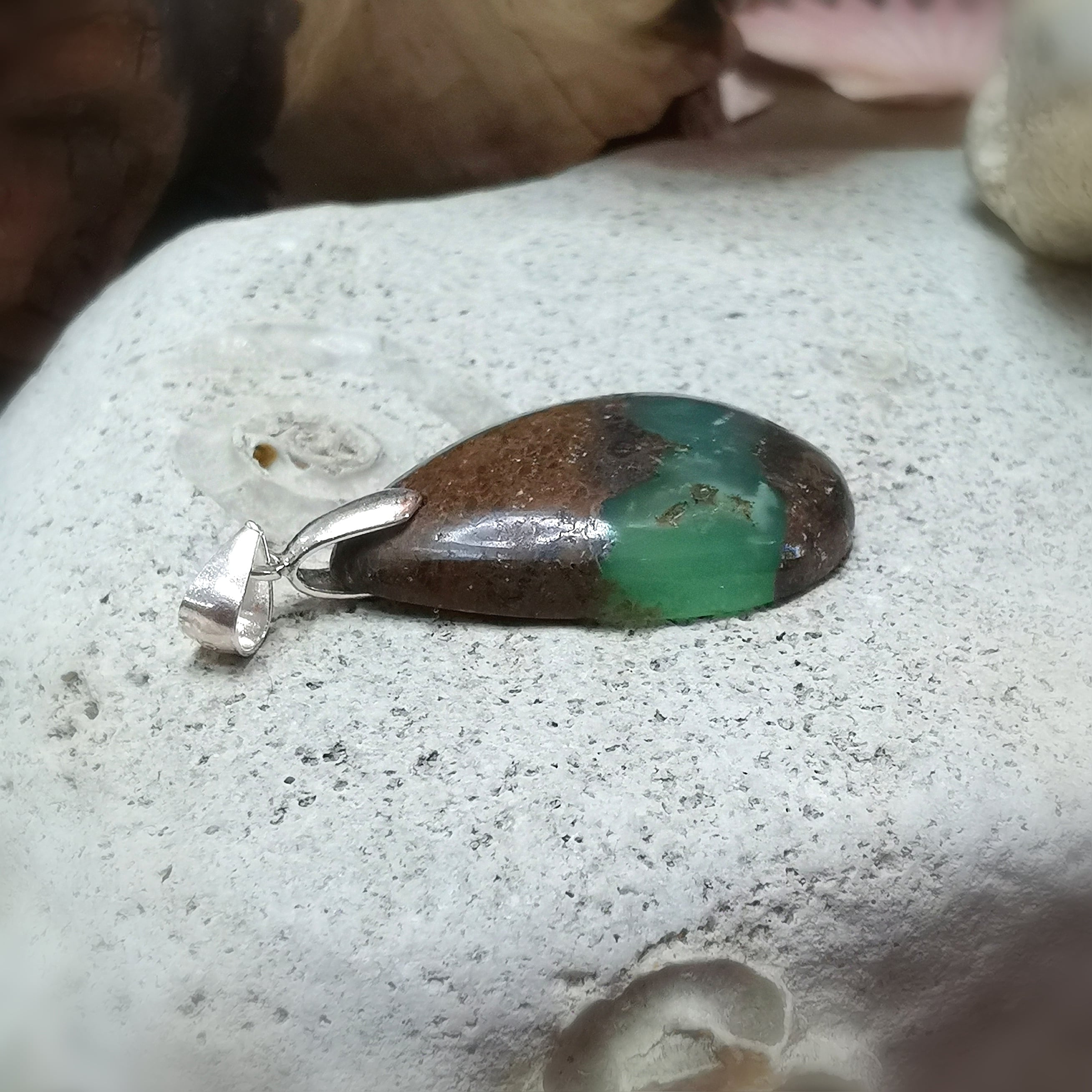 💚 Chrysopras Herzstein Anhänger – geweiht für Hoffnung, Herzheilung & inneres Gleichgewicht