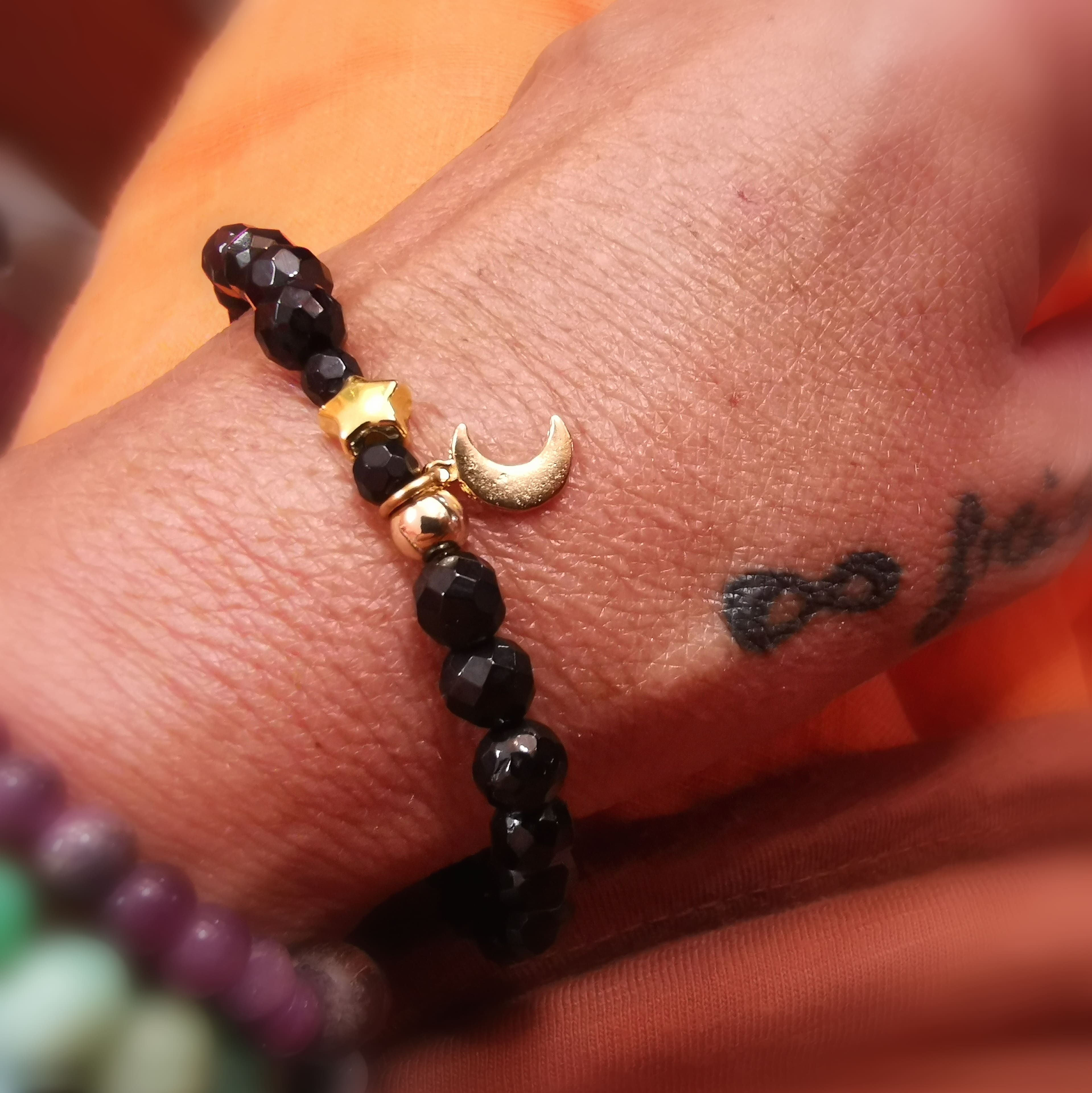 Neumond & Gagat Karma Edelstein Armband geweiht – Neubeginn, Schutz & Erdung