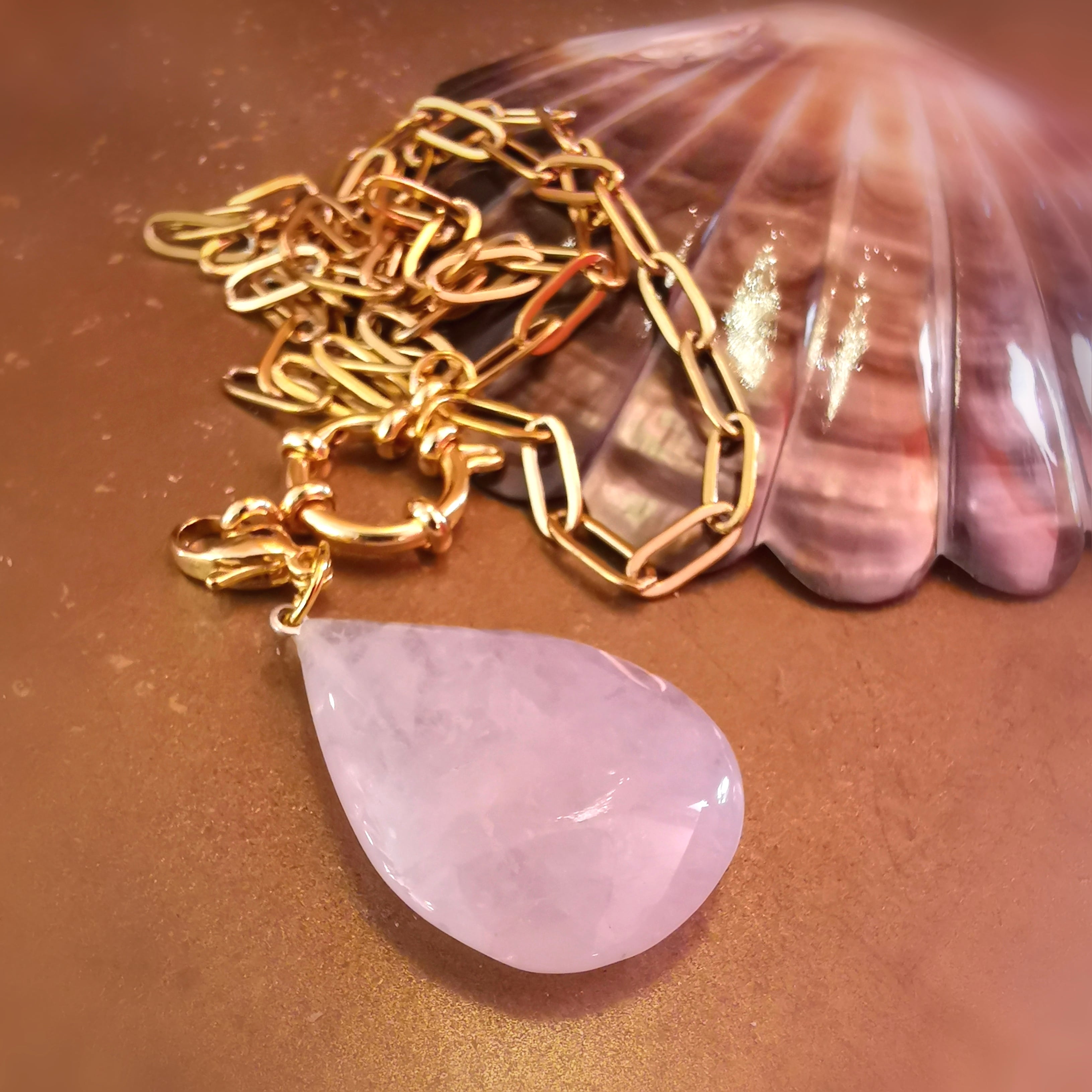 Rosenquarz Tropfen Edelstein Charm Karma Gold Kette – Liebe, Sanftmut & Herzöffnung