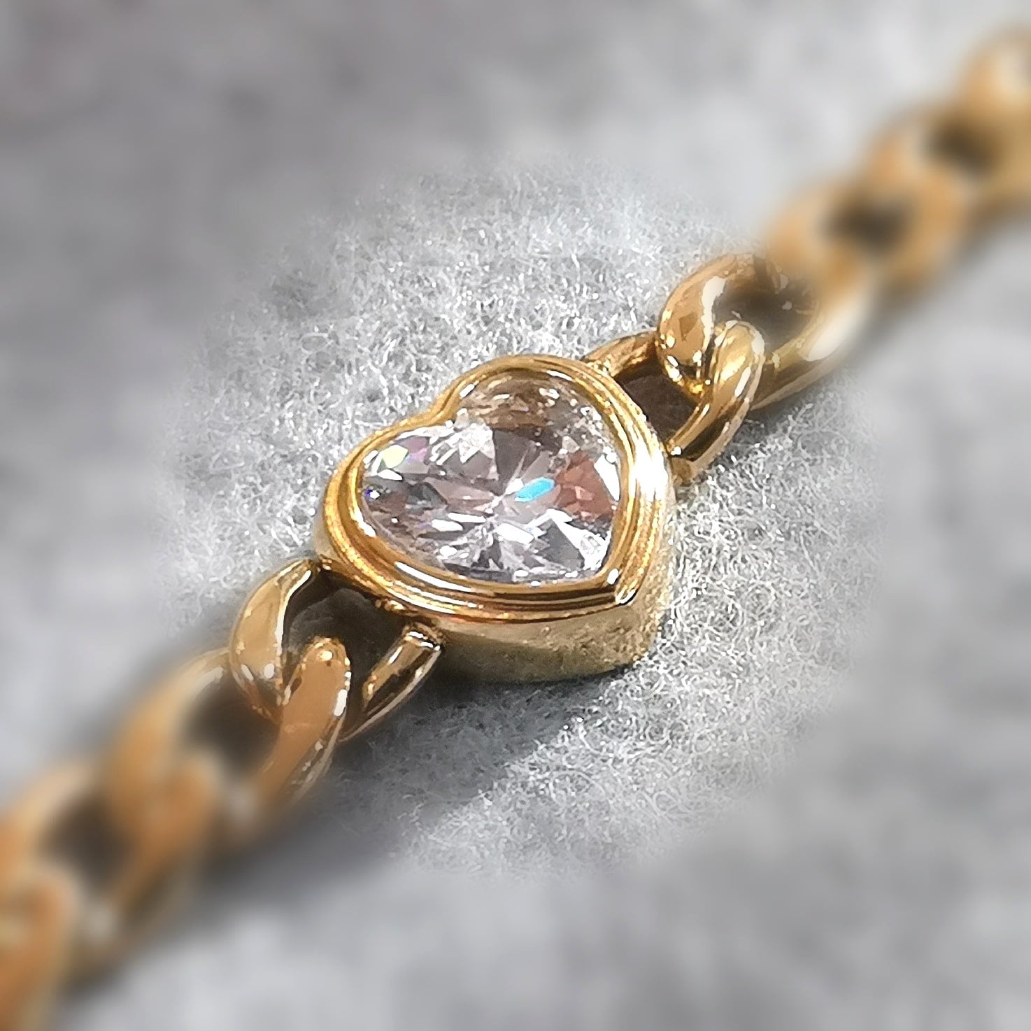 💖 Edelstahl Armband mit Kristall Herz – Symbol für Liebe & Licht