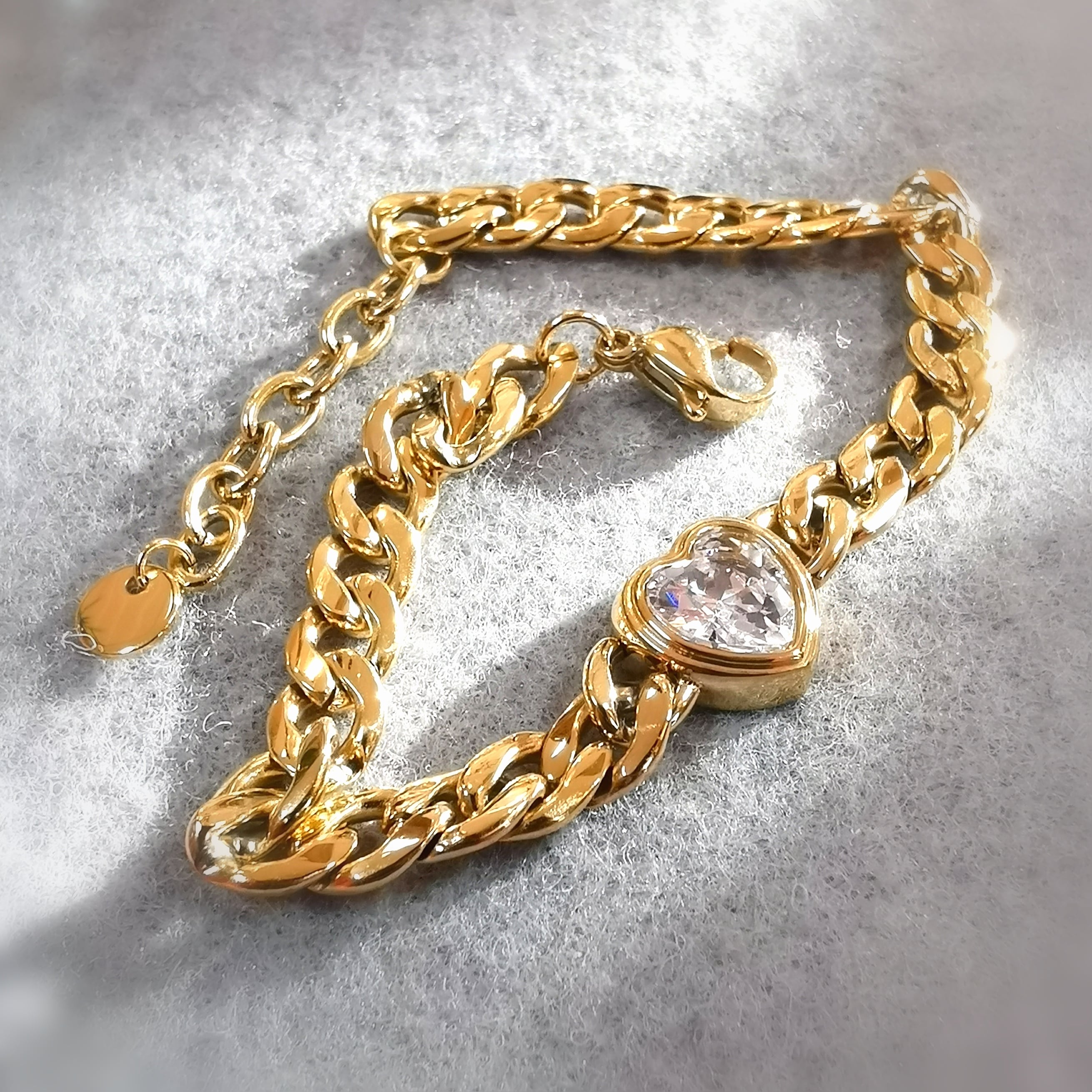 💖 Edelstahl Armband mit Kristall Herz – Symbol für Liebe & Licht