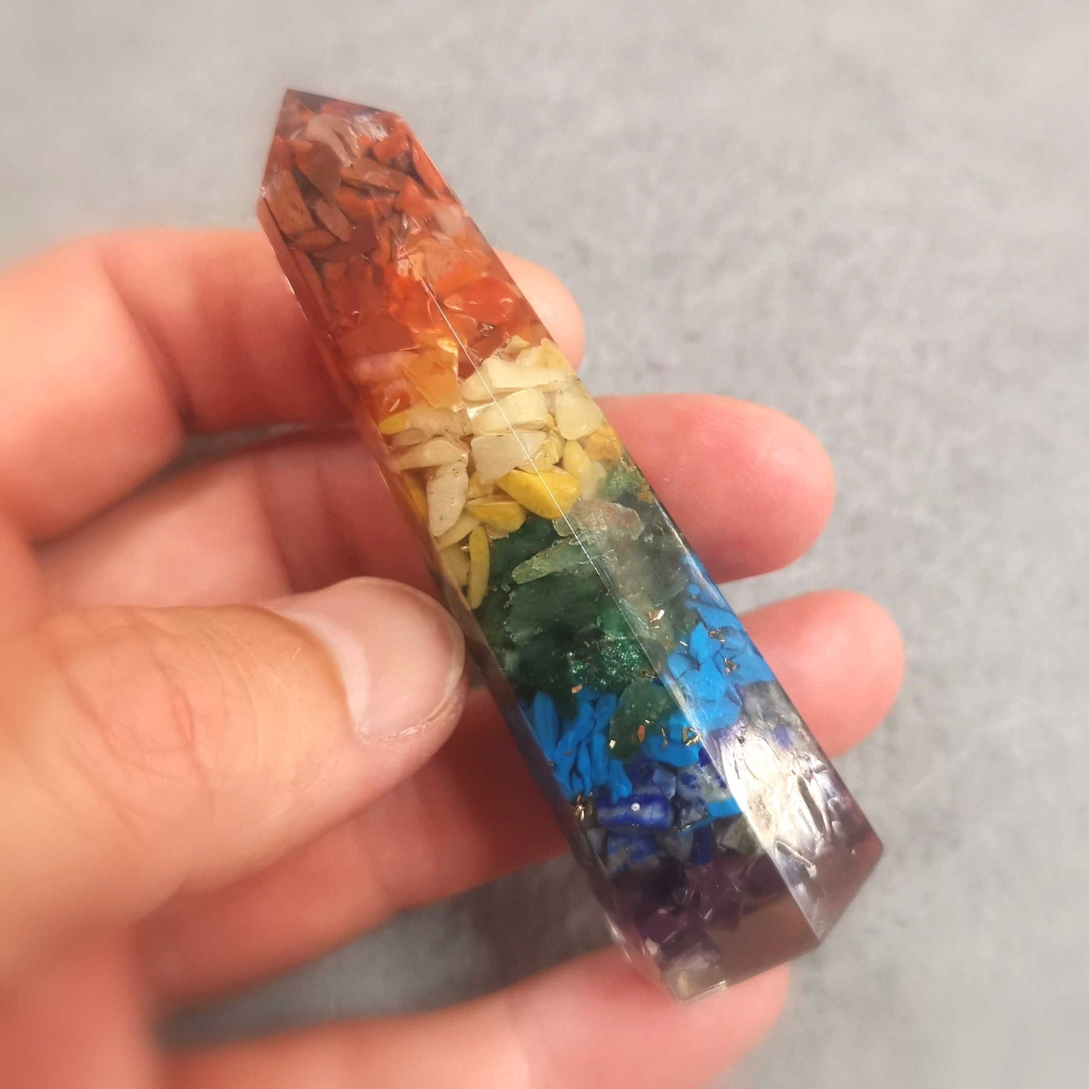 Chakra Generator Massagestab Obelisk aus Orgonit – neue Energie & aktiver Schutz