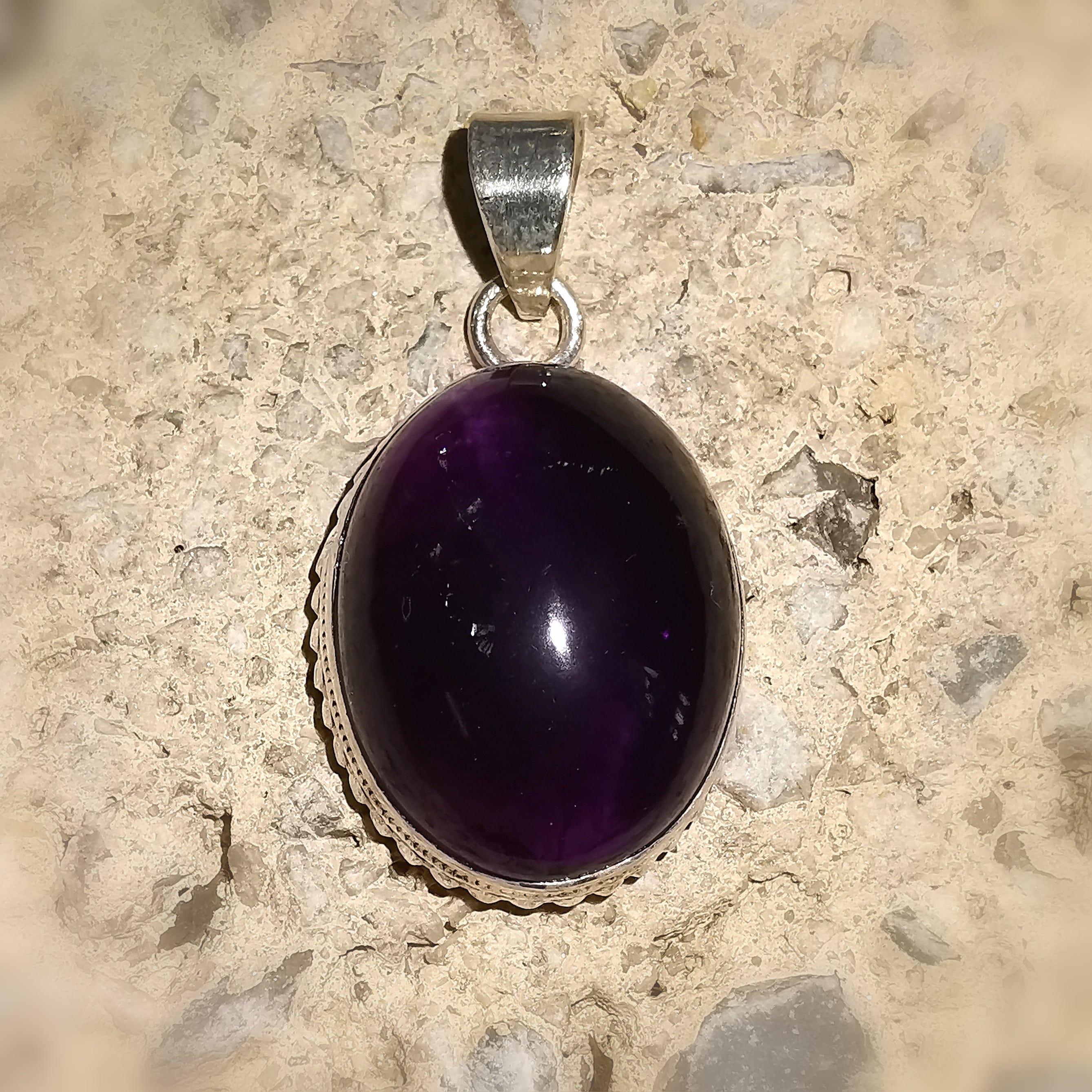 💜 Tief Lila Amethyst Edelstein Anhänger – Klarheit & Harmonie
