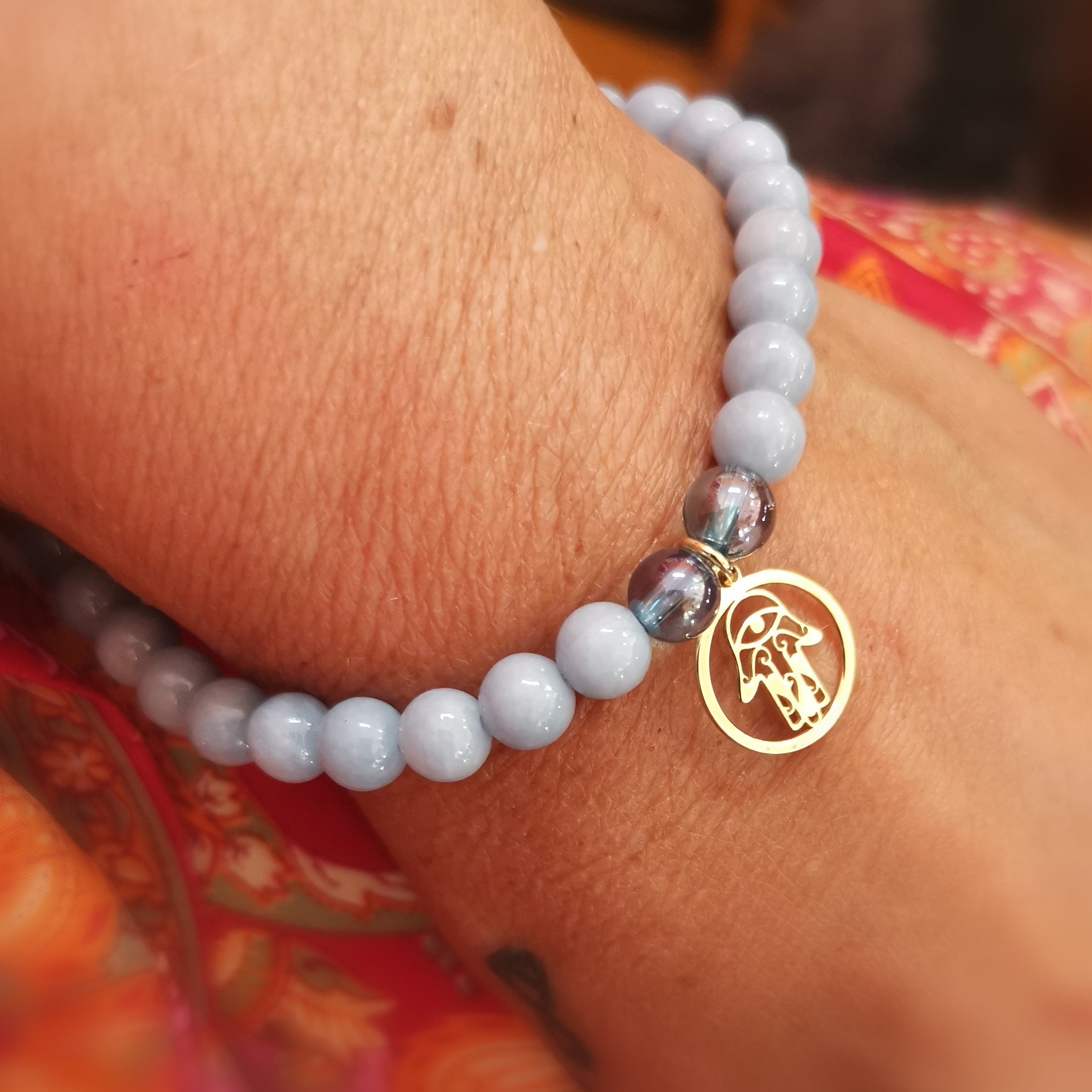 Angelit & Angel Aura Edelstein Karma Armband geweiht – Heilende Hand & Lichtkraft