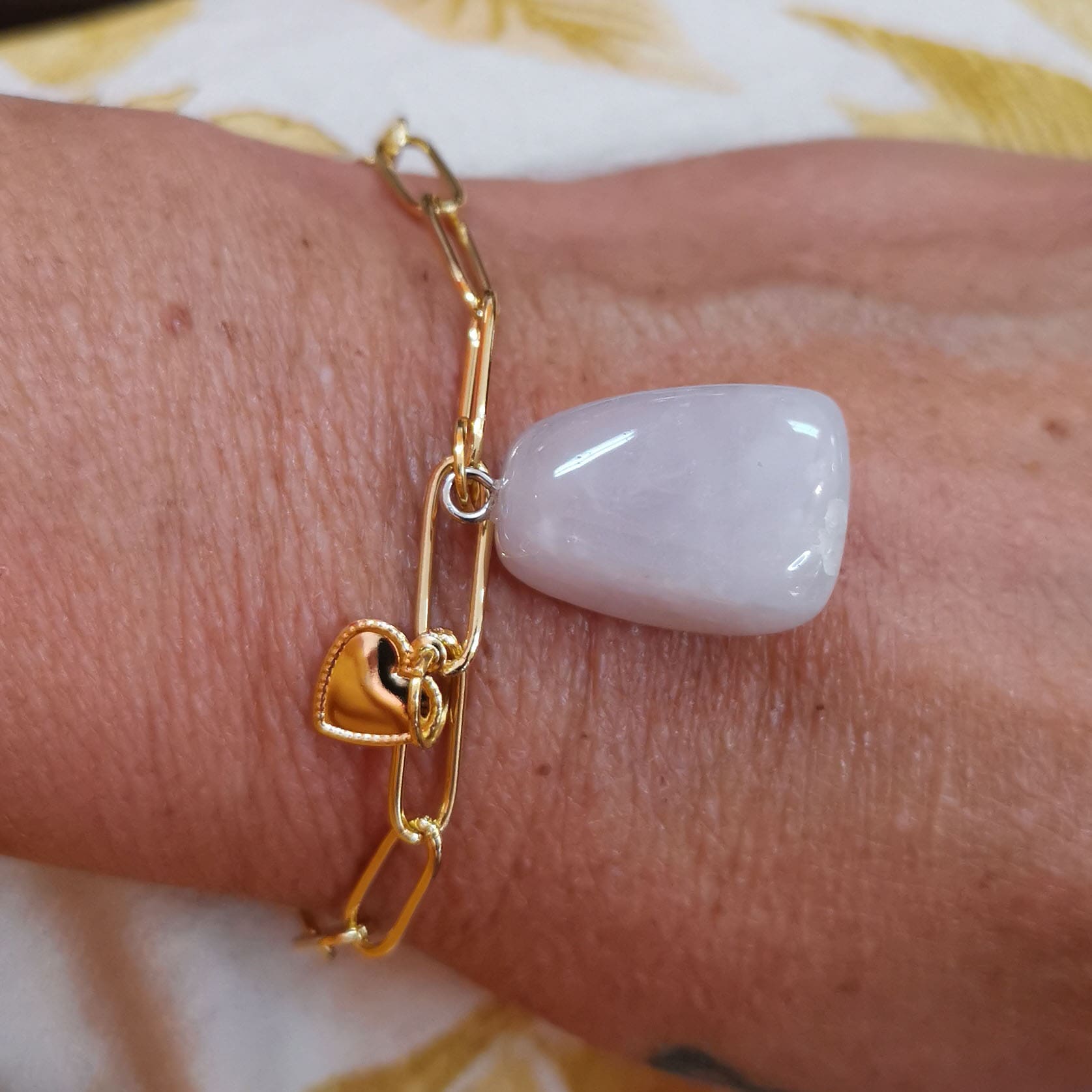Rosenquarz Edelstahl Gold Edelstein Karma Armband mit Herz – geweiht #liebevoll