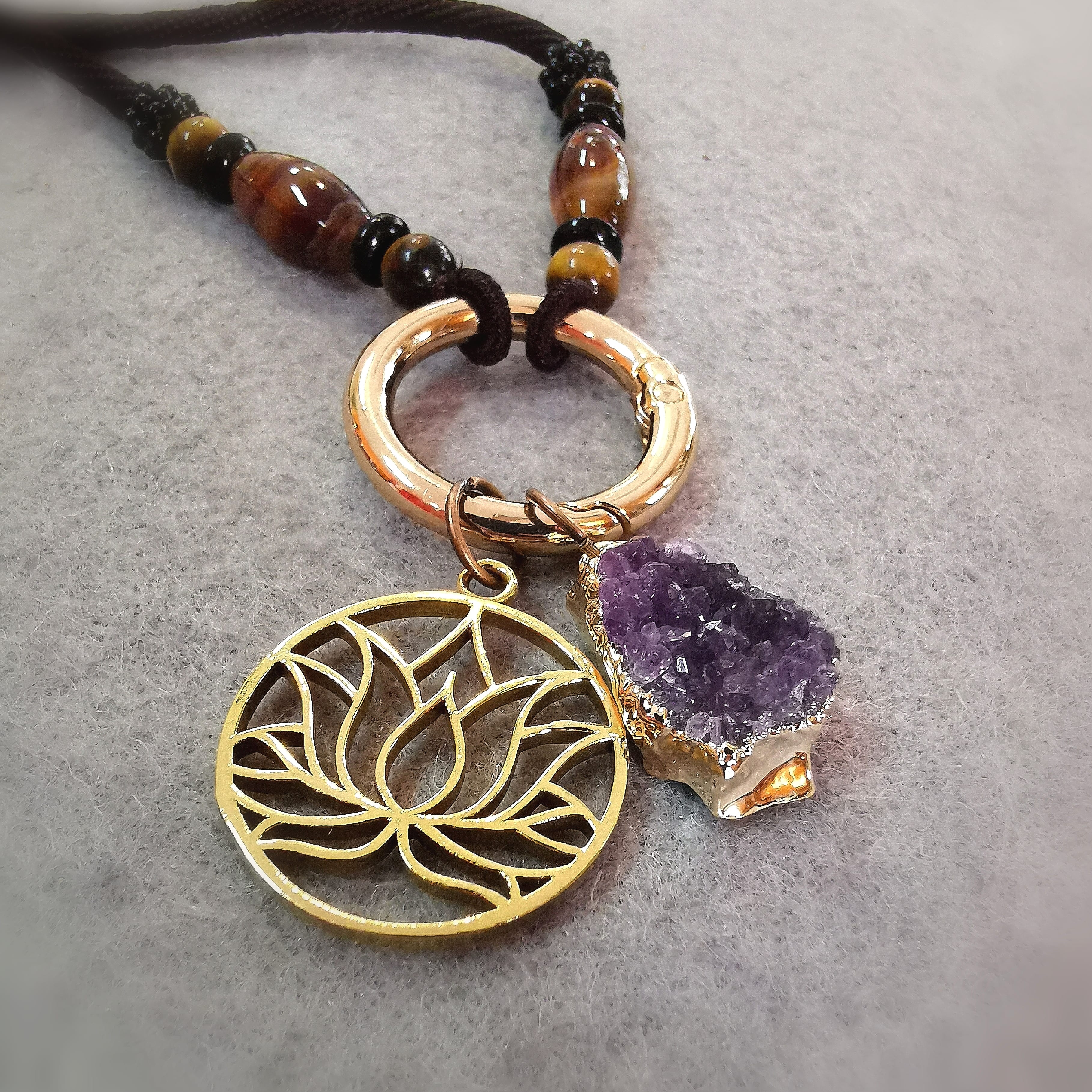 Amethyst Tibet Achat Lotus Karma Kette – geweiht für Selbstbewusstsein & innere Stärke