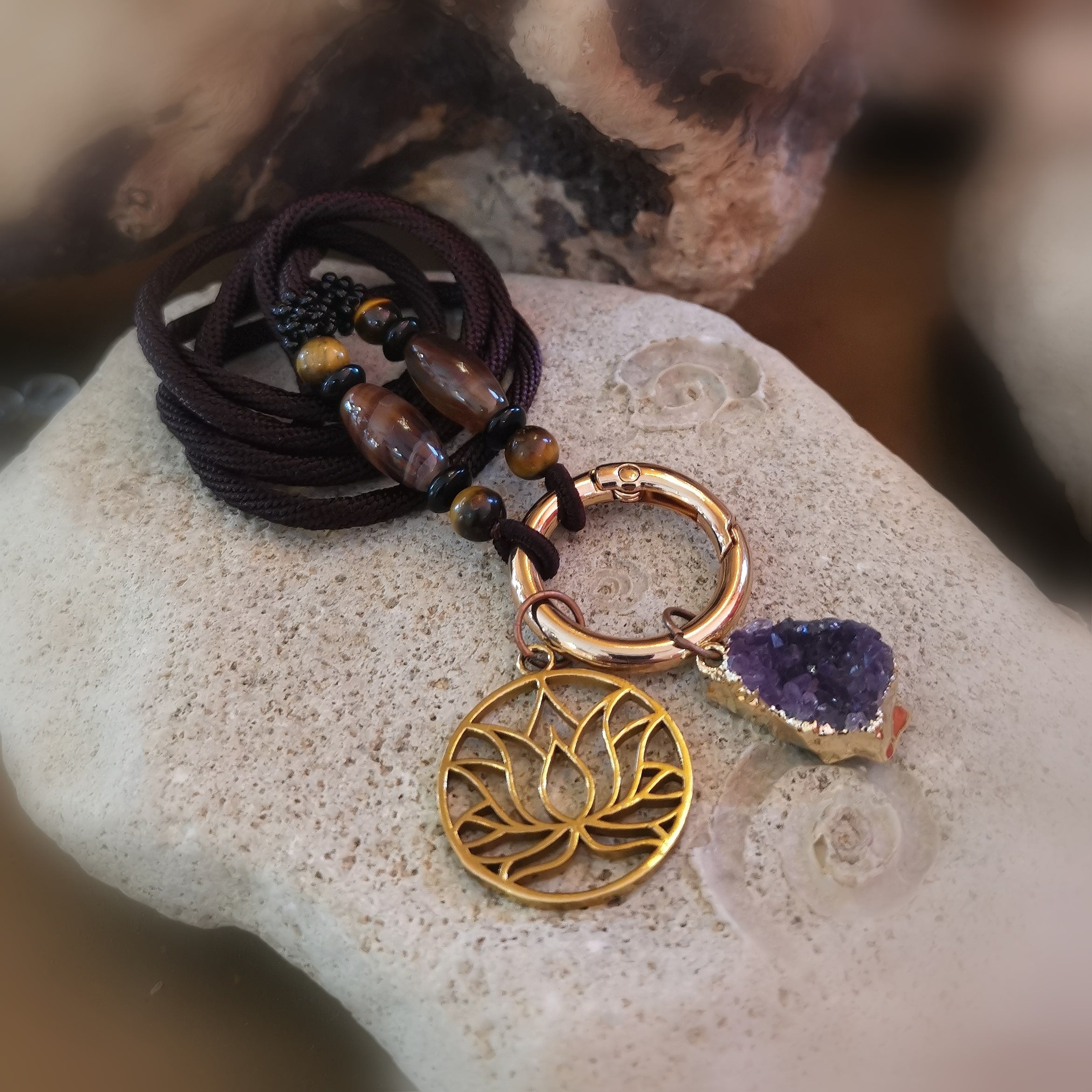 Amethyst Tibet Achat Lotus Karma Kette – geweiht für Selbstbewusstsein & innere Stärke