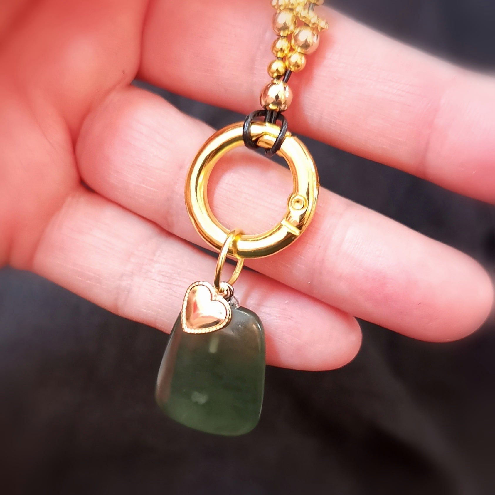 💚 Jade (Serpentin) Herzchakra Karma Edelstein Gold Kette – geweiht für Gesundheit, Harmonie & innere Balance