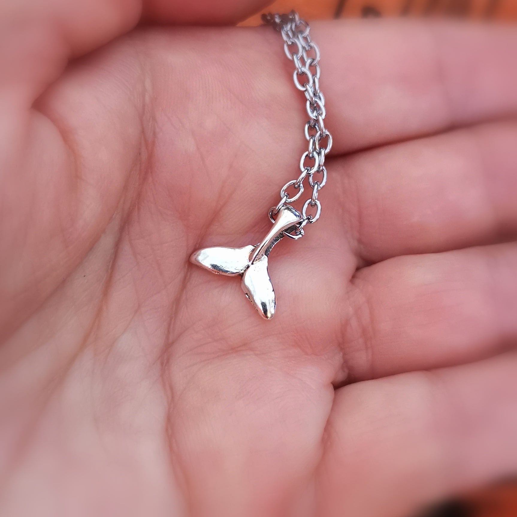 Walflossen Kette Edelstahl Silber – innere Kraft & Vertrauen