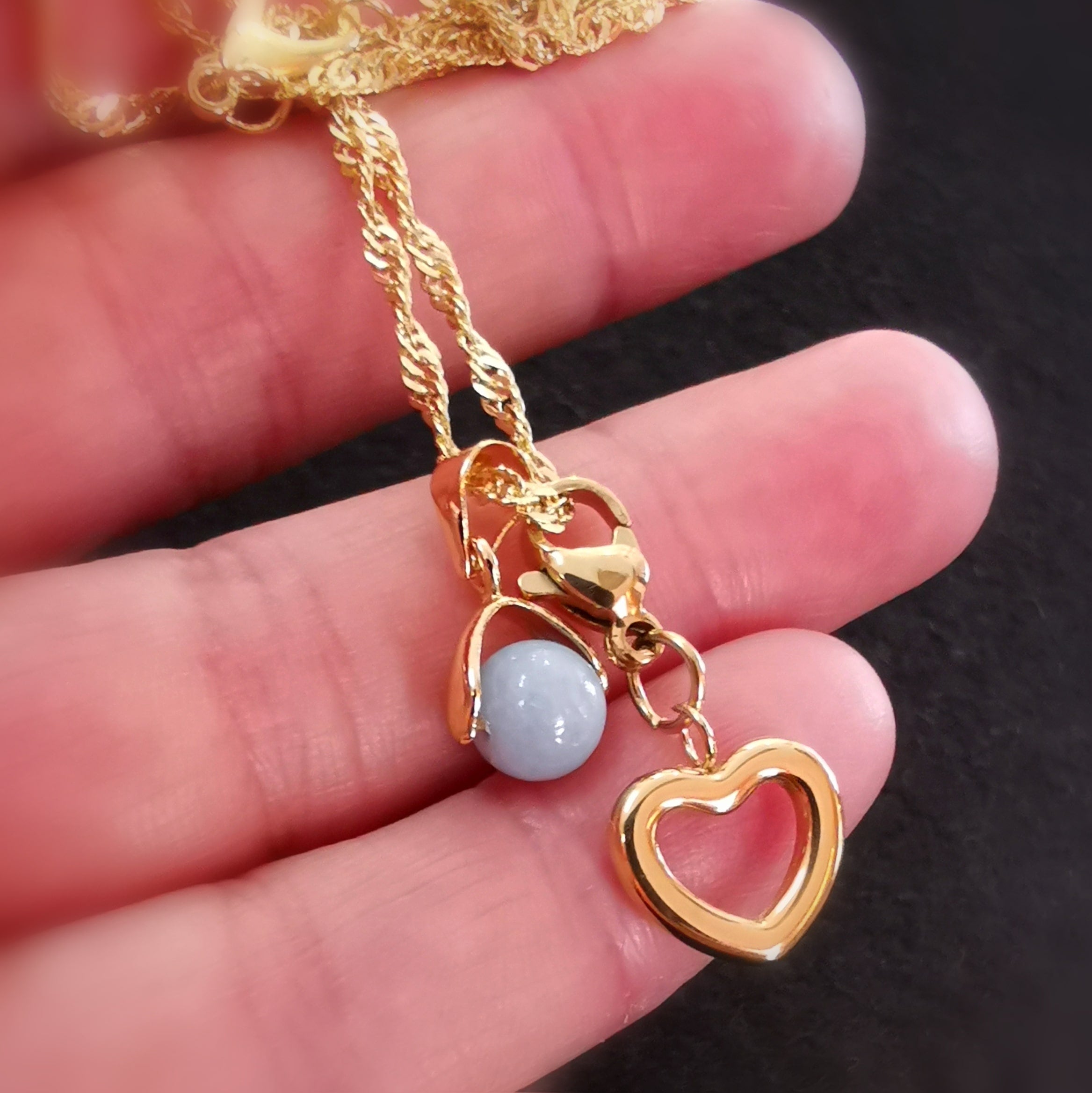 Angelit Edelstein Herz Gold Edelstahl Kette – für Schutz & Vertrauen