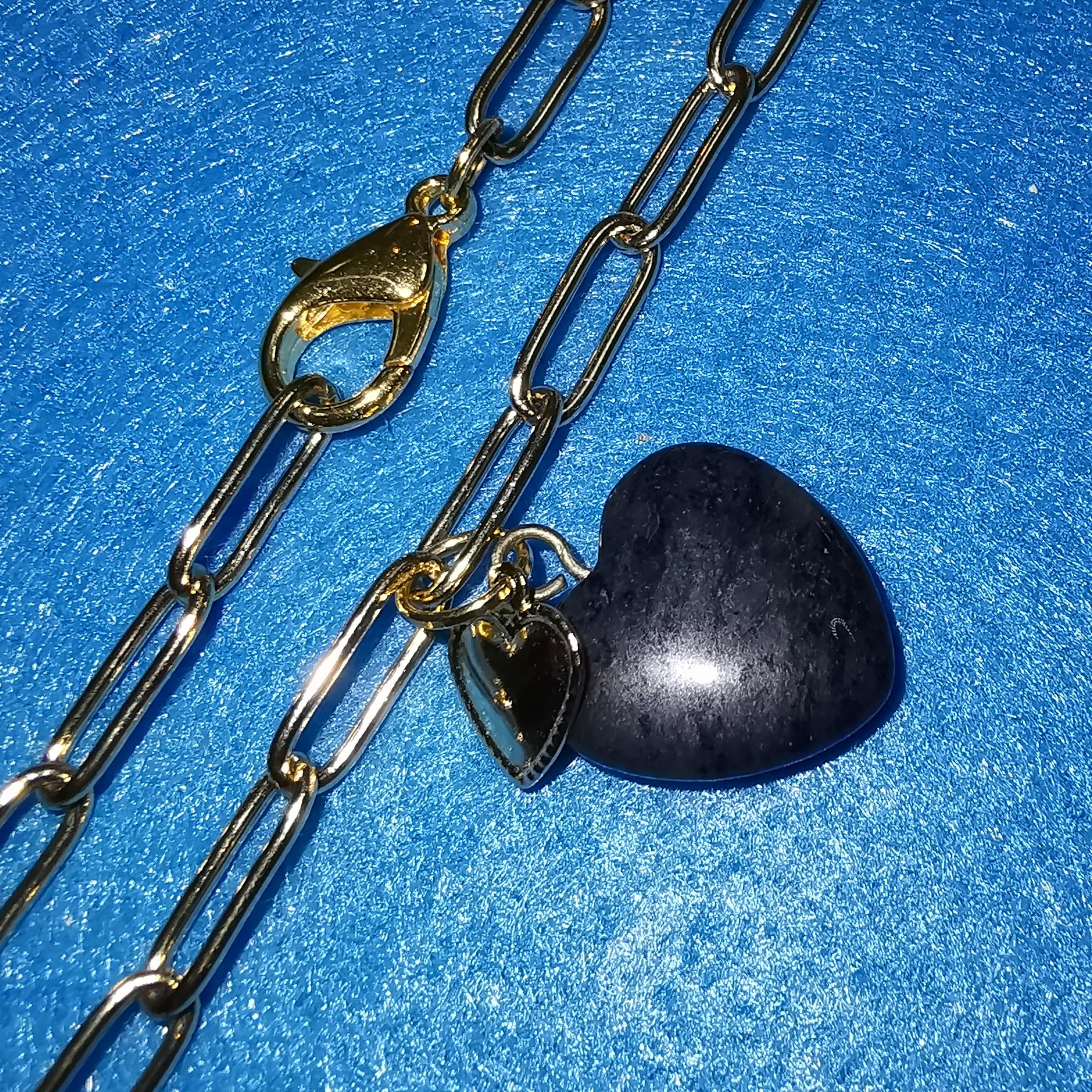 Dumortierit Herz Edelstein Gold Edelstahl Armband – geweiht für Gelassenheit