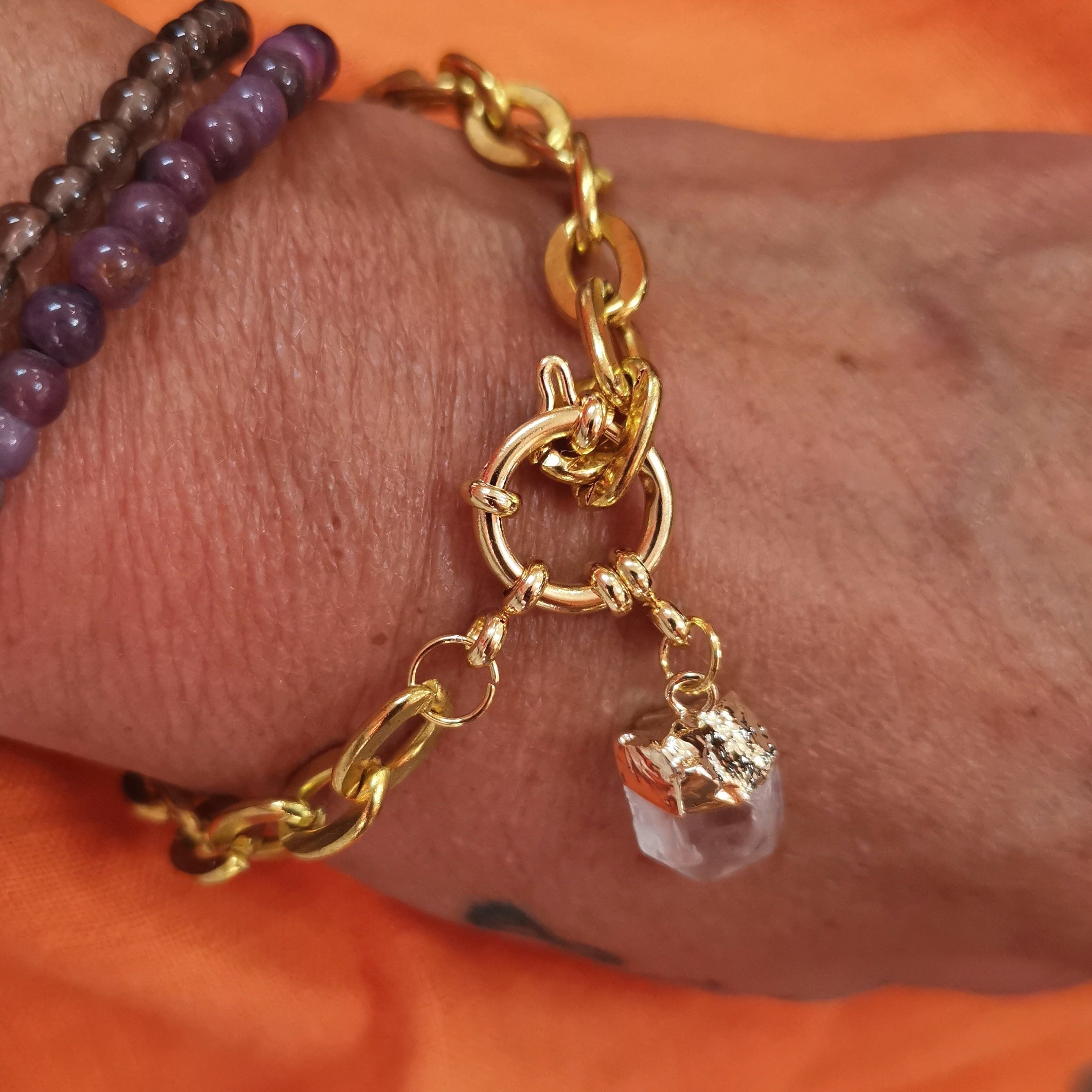 Bergkristall Edelstein Karma Armband mit Spitze – geweiht für Klarheit, Energie & Schutz