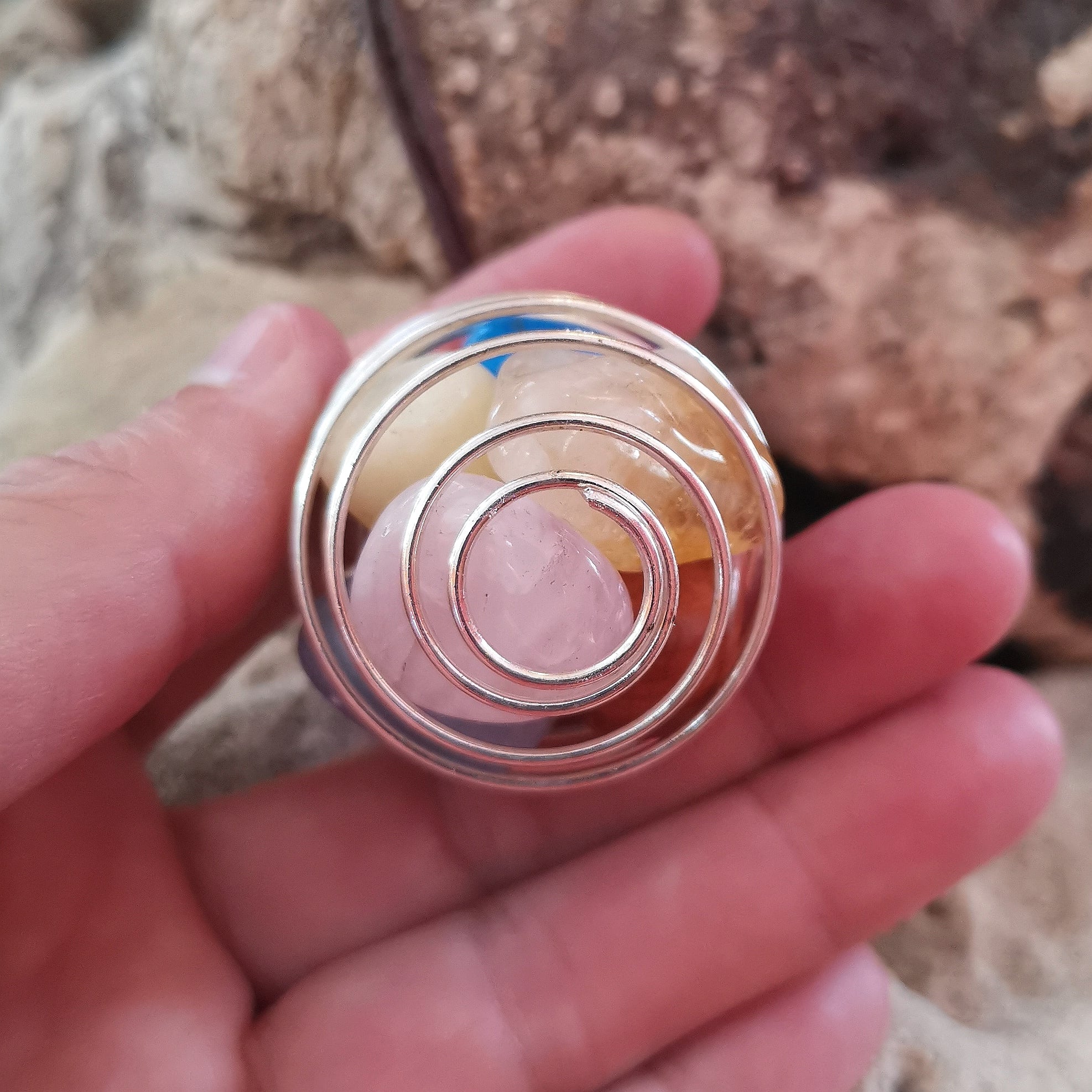 Chakra Balance Spiralen Anhänger Leder Kette – OM & 7 Edelsteine
