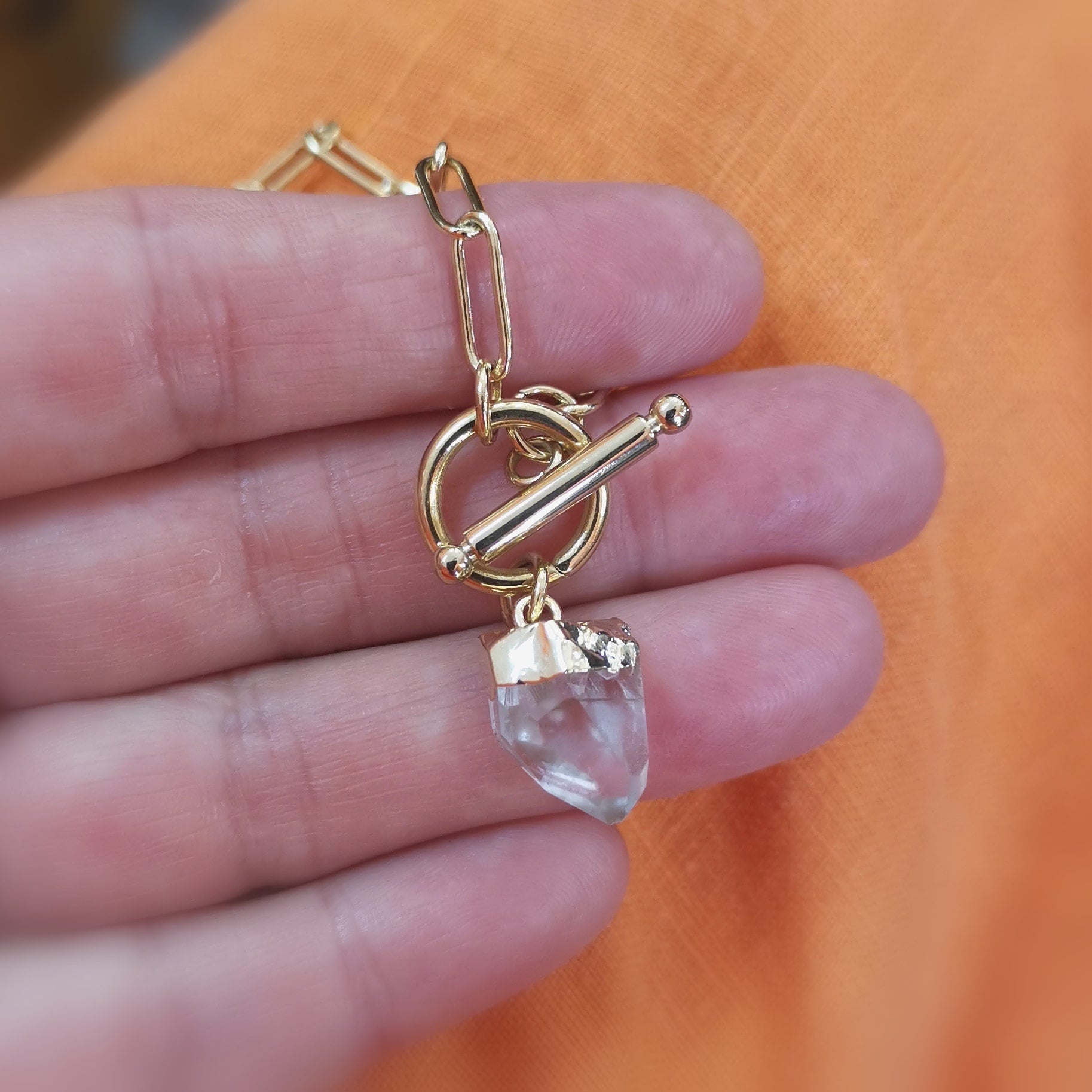 Bergkristall Edelstein an Gold Edelstahl Karma Yoga Kette – für Klarheit & Bewusstsein