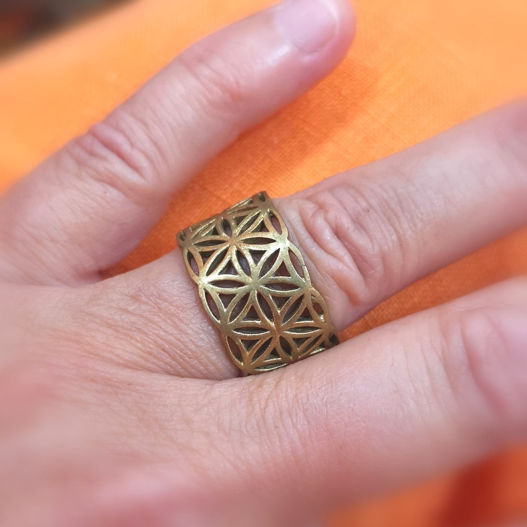 Lebensblume Gold Messing Ring – geweiht für Selbstzentrierung & Harmonie