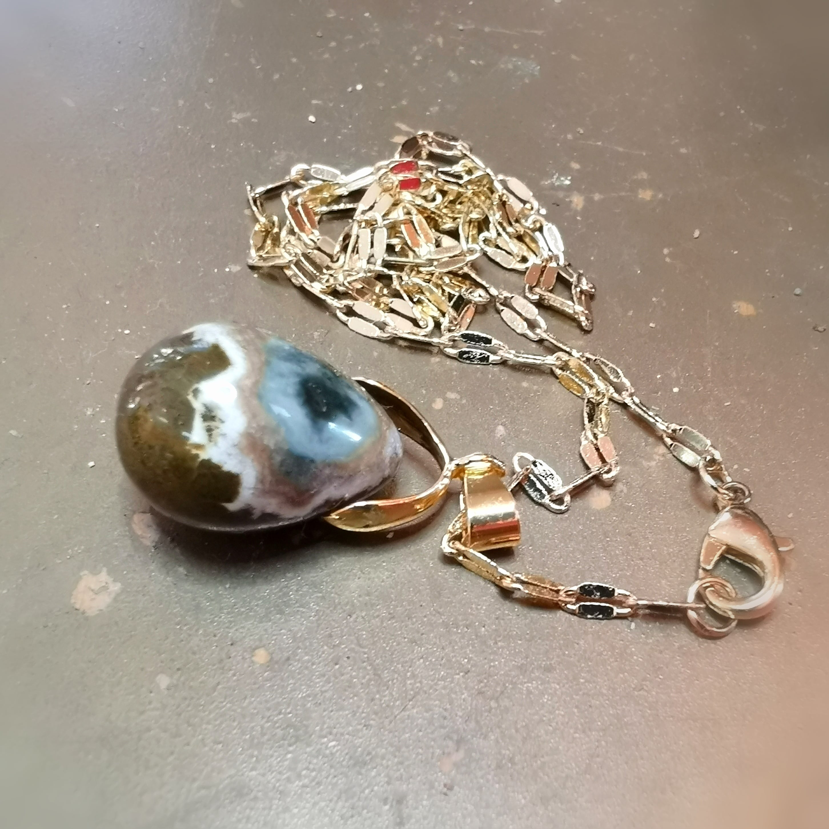 Ozeanjaspis Edelstein Kette Gold Edelstahl – geweiht für Ruhe, Kraft & Lebensfreude