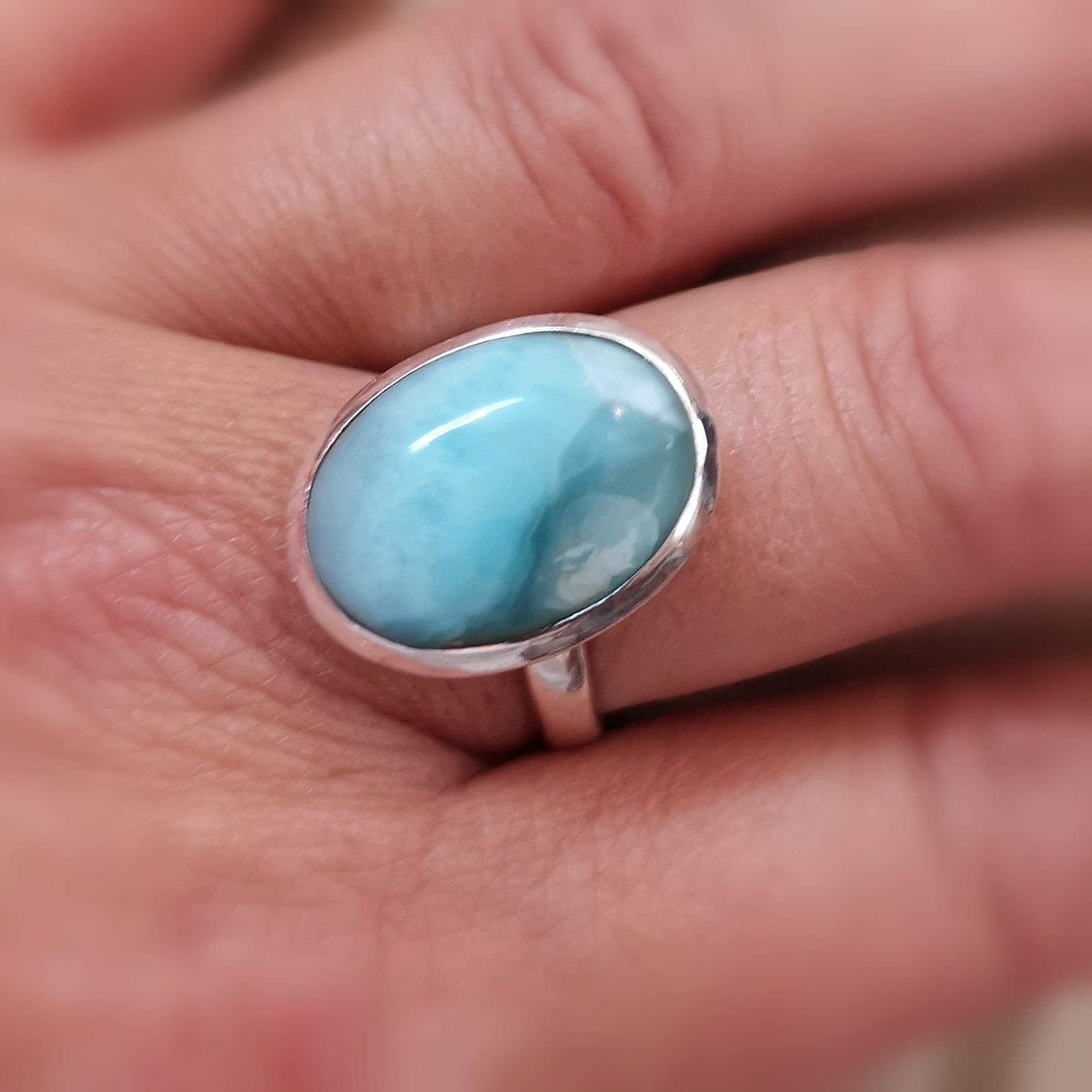 Larimar Edelstein Ring – geweiht für Freiheit, Ruhe & Meeresenergie