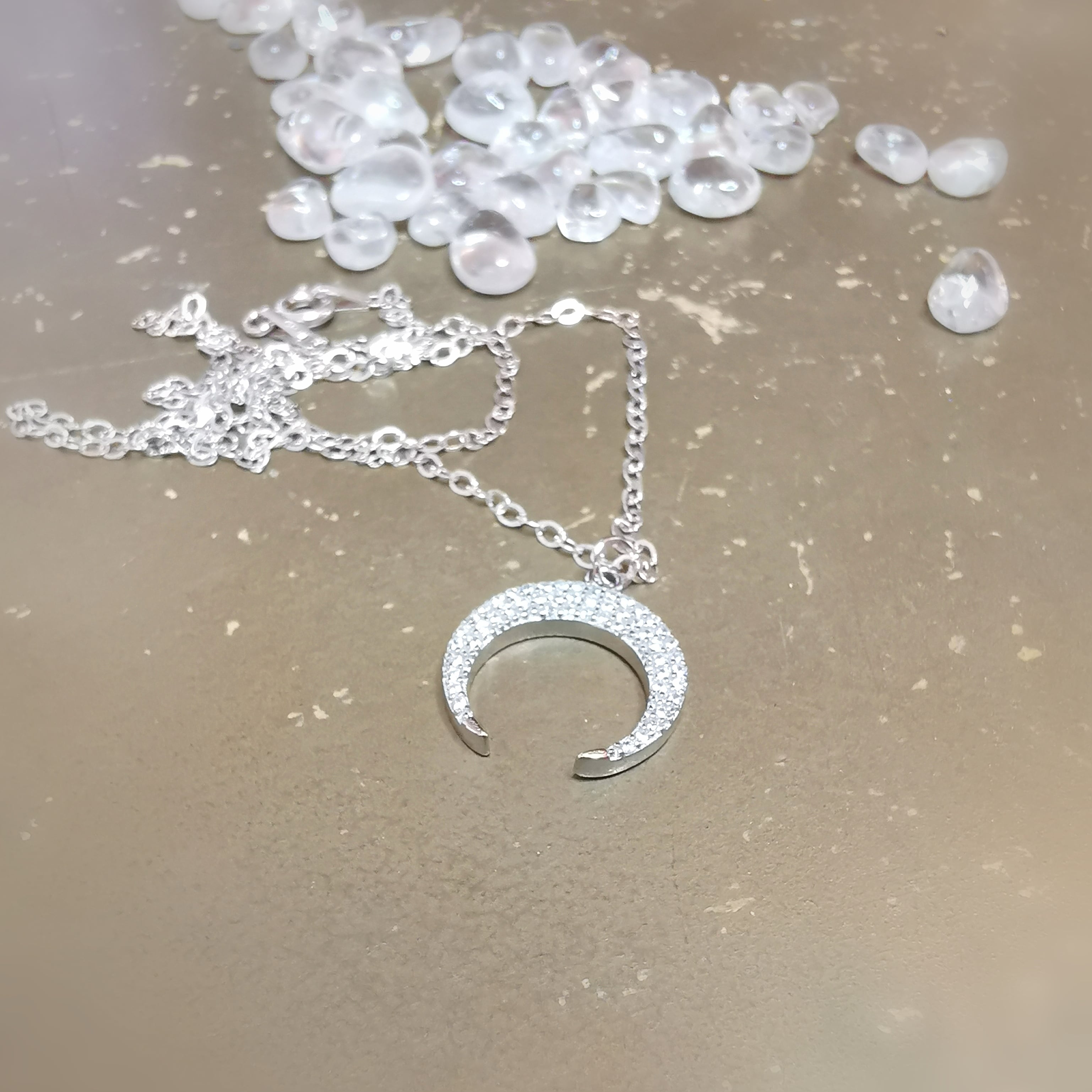 Neumond Zirkon Kette – geweiht für Klarheit, Neubeginn & Lichtenergie