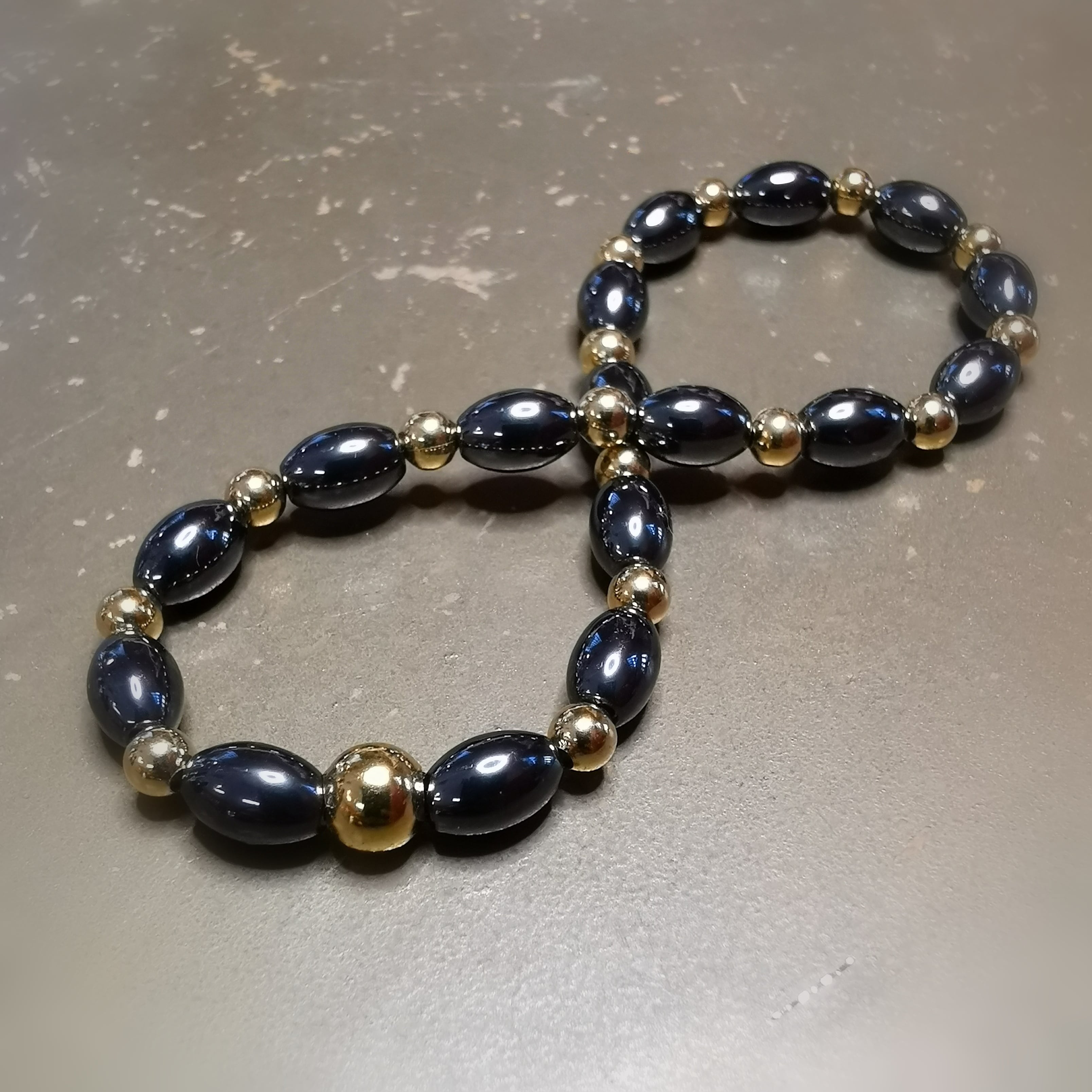 Hämatit Karma Edelstein Armband – geweiht für Stärke & innere Balance