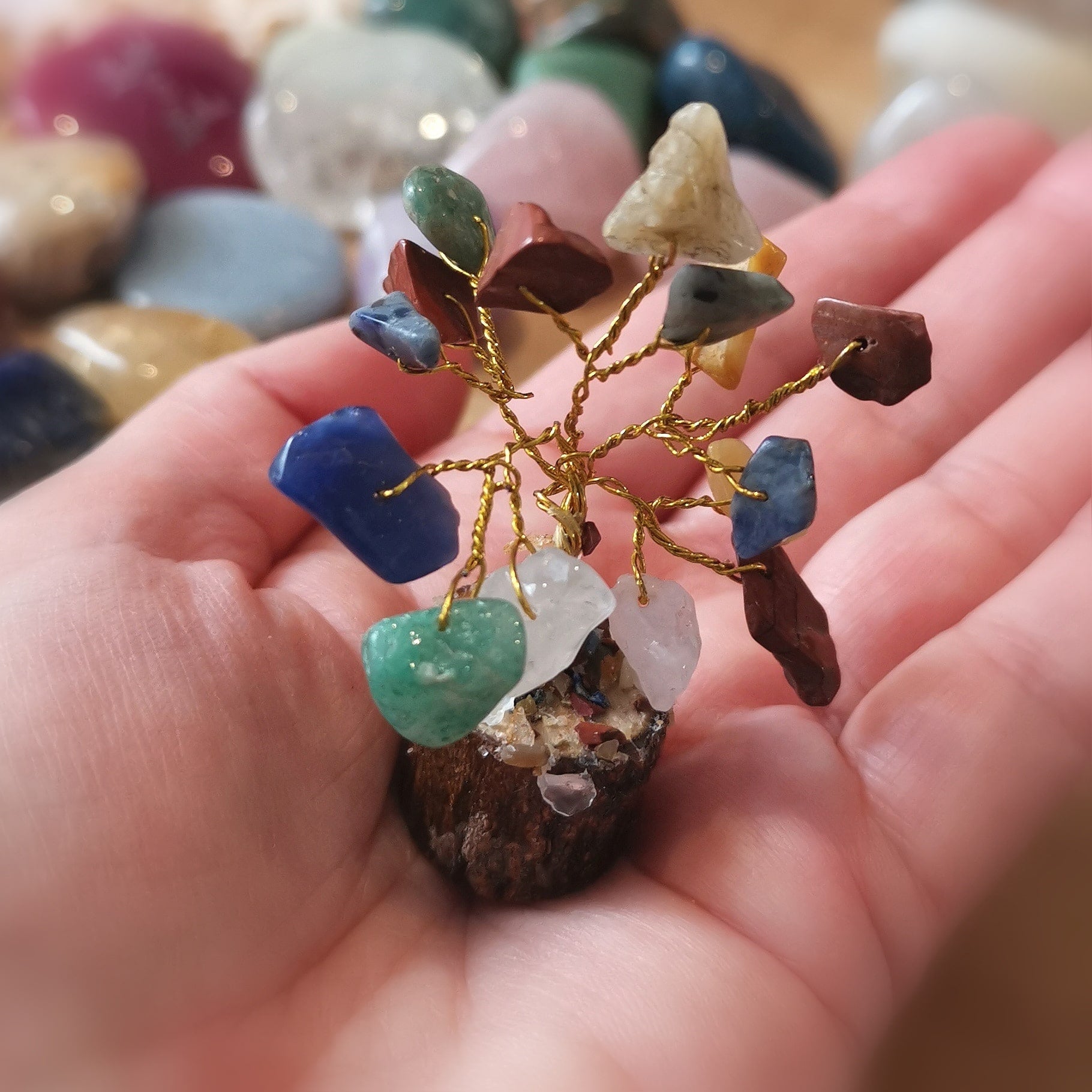 Chakra Steine Tiny Tree – geweiht für Balance, Energie & Lebensfreude