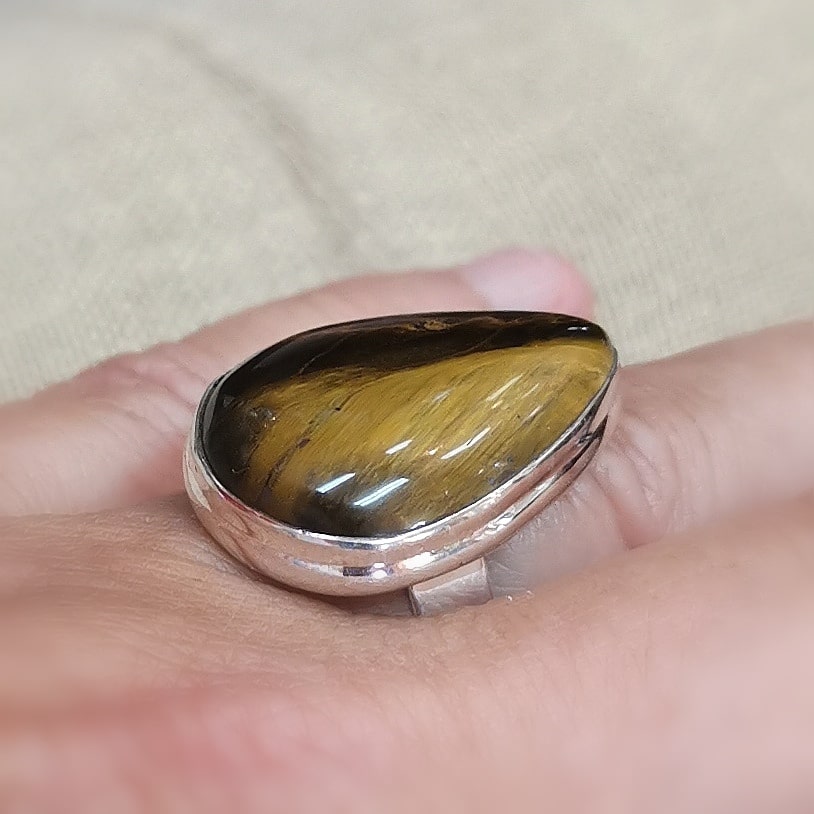 Tigerauge Edelstein Tropfen Ring – geweiht für Mut, Klarheit & innere Stärke