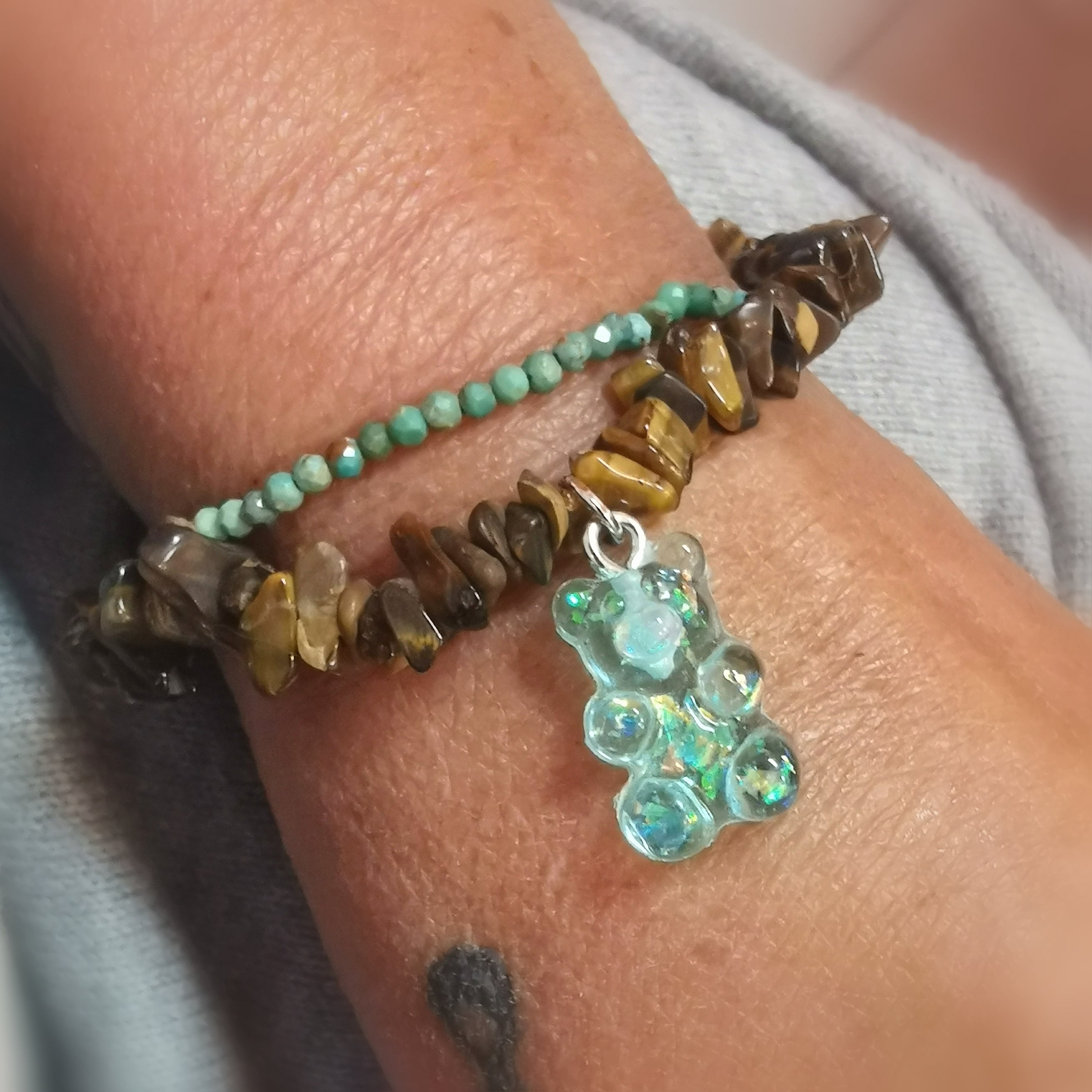 Armband Edelstein Set „Mut & Eigenliebe“ – Tigerauge & Türkis · Krafttier Glücksbärchen