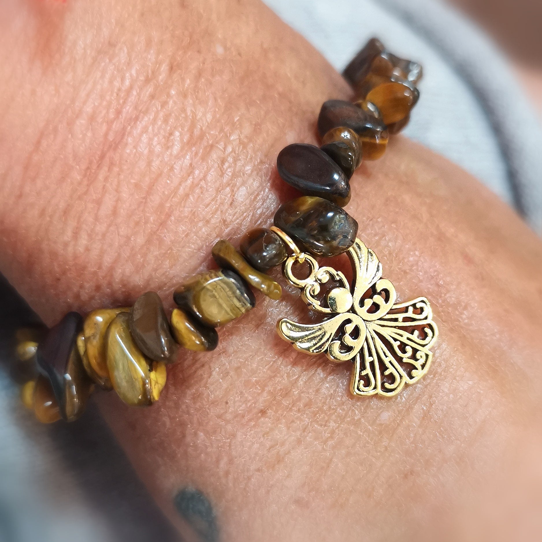 Engel Armband aus Tigerauge – geweiht für Schutz, Mut & Lichtführung