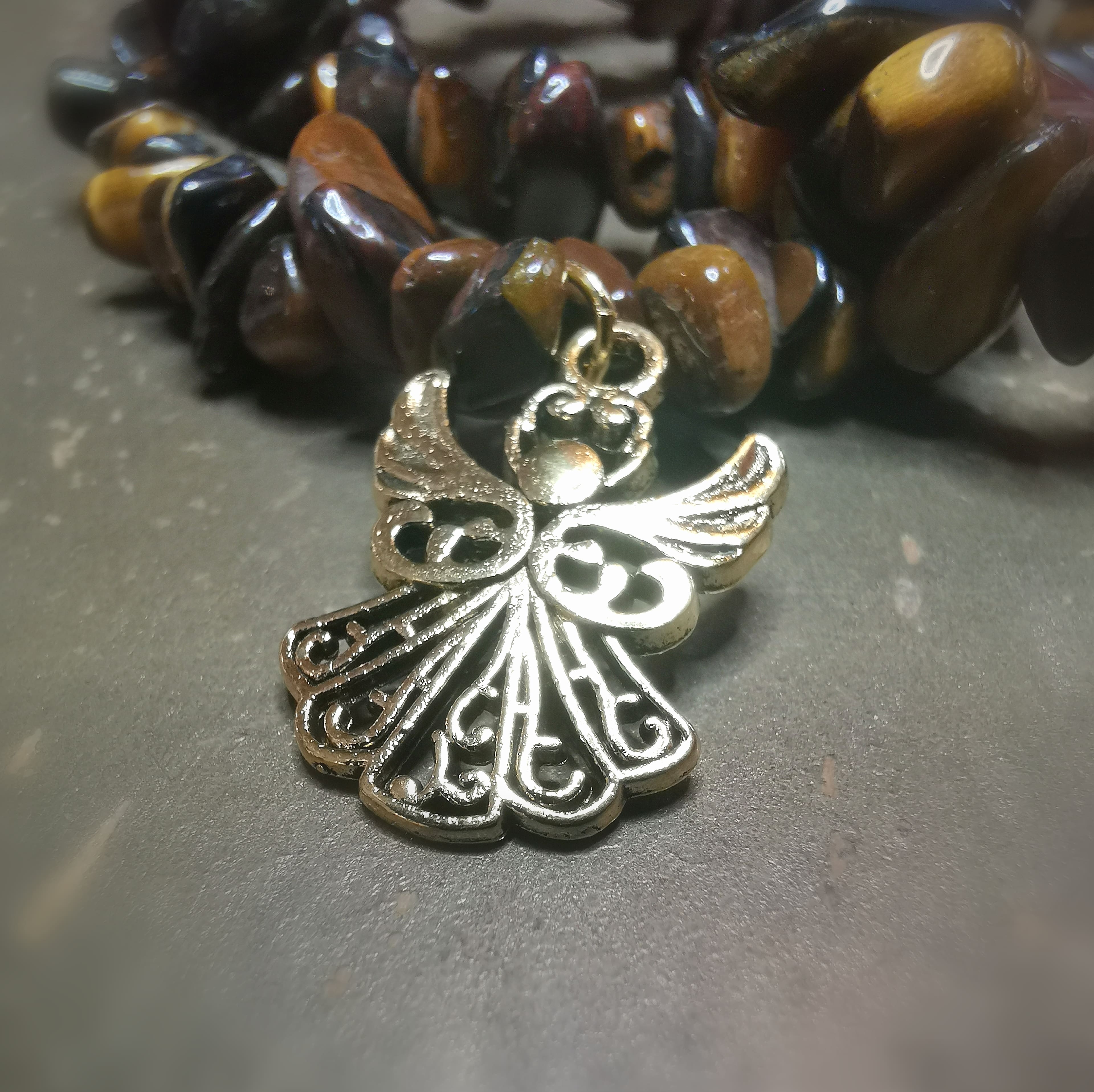 Tigerauge Armband 16,4 cm · Gold Edelstahl Engel Charm · Reiki geweiht · Schutz, Mut & Lichtführung – handgefertigter Engel Talisman von Mallorca.