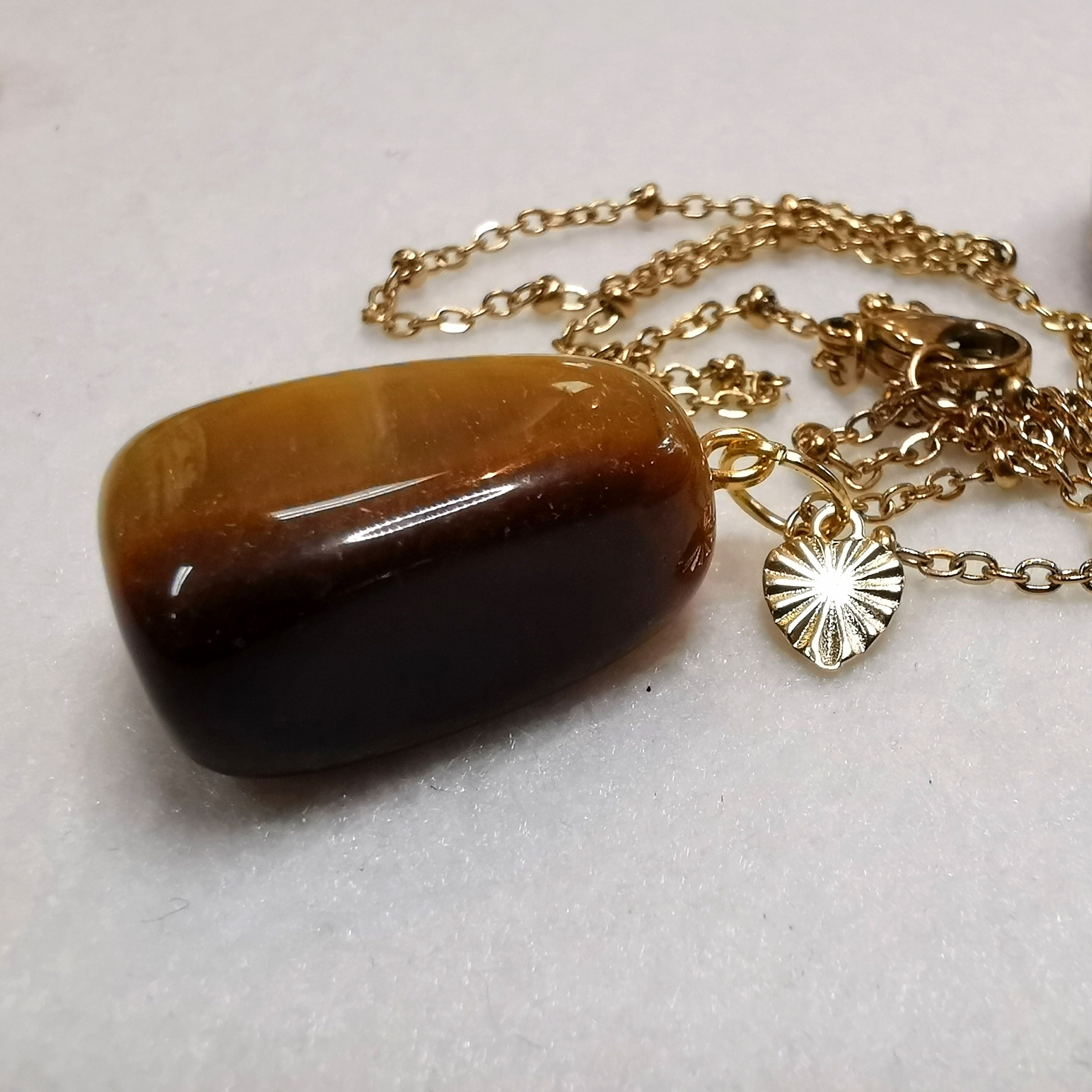 Tigerauge Herz Karma Edelstein Kette – Gold Edelstahl · Mut, Schutz & innere Stärke
