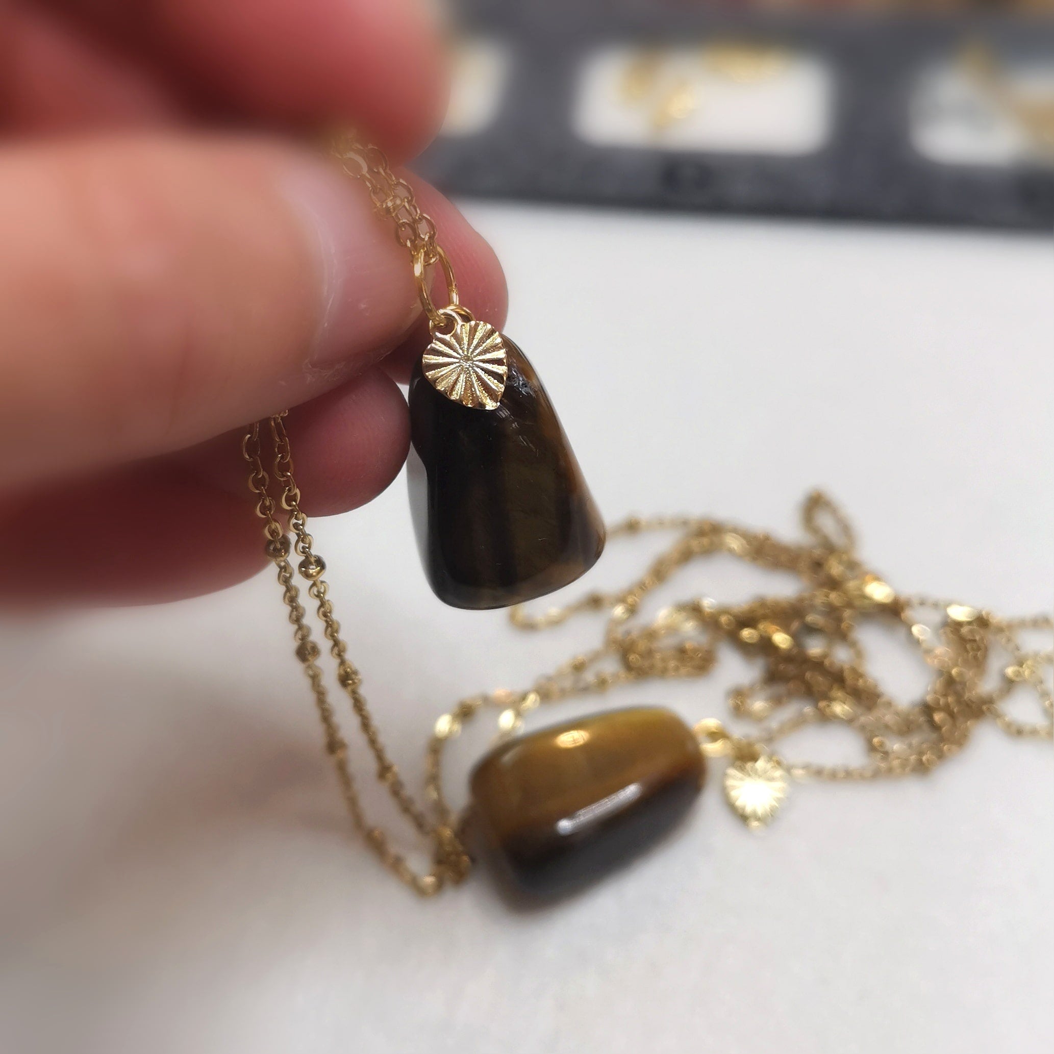 Tigerauge Herz Karma Edelstein Kette – Gold Edelstahl · Mut, Schutz & innere Stärke