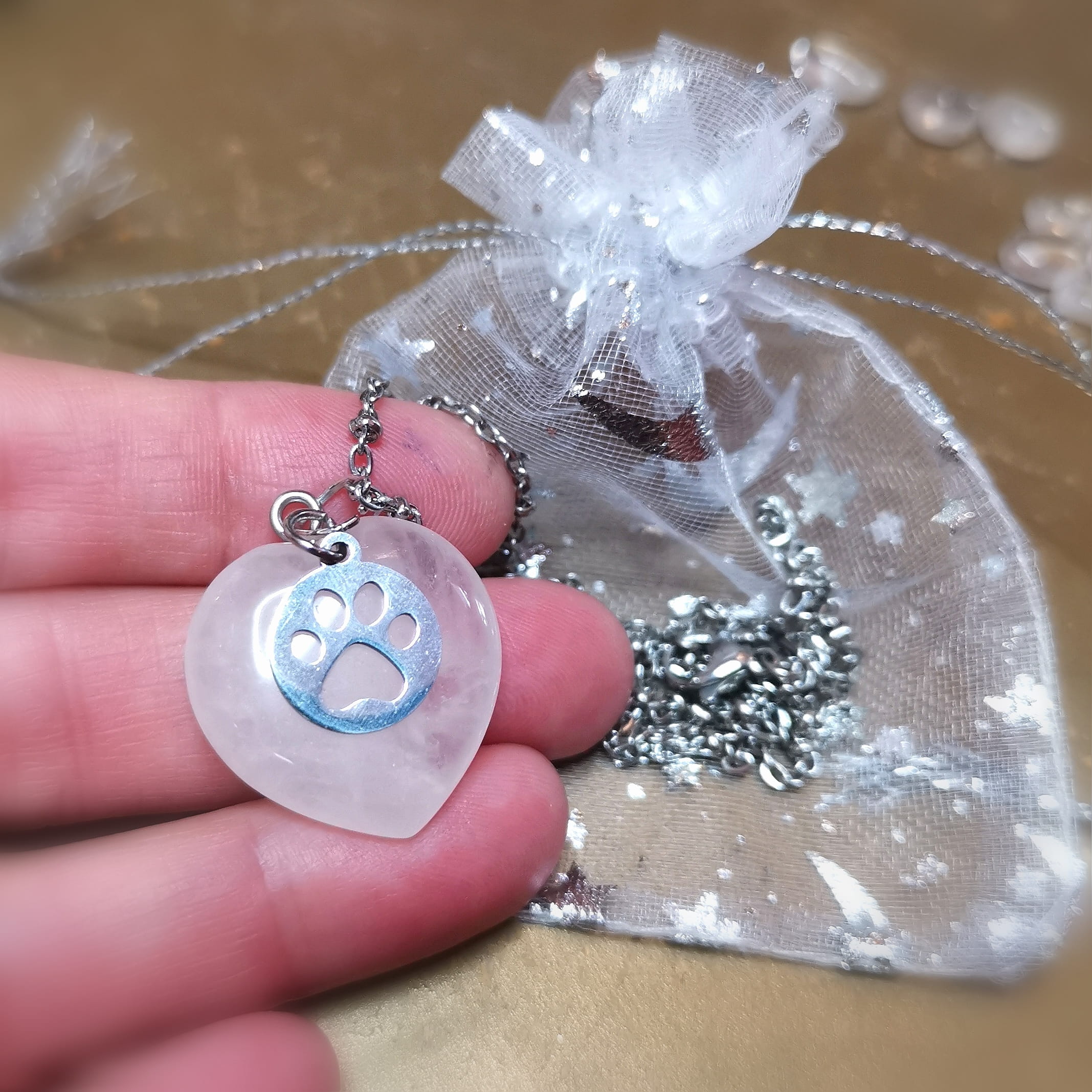 Rosenquarz Edelstein Herz Kette mit Pfoten Charm – geweiht für Liebe & tierische Verbundenheit