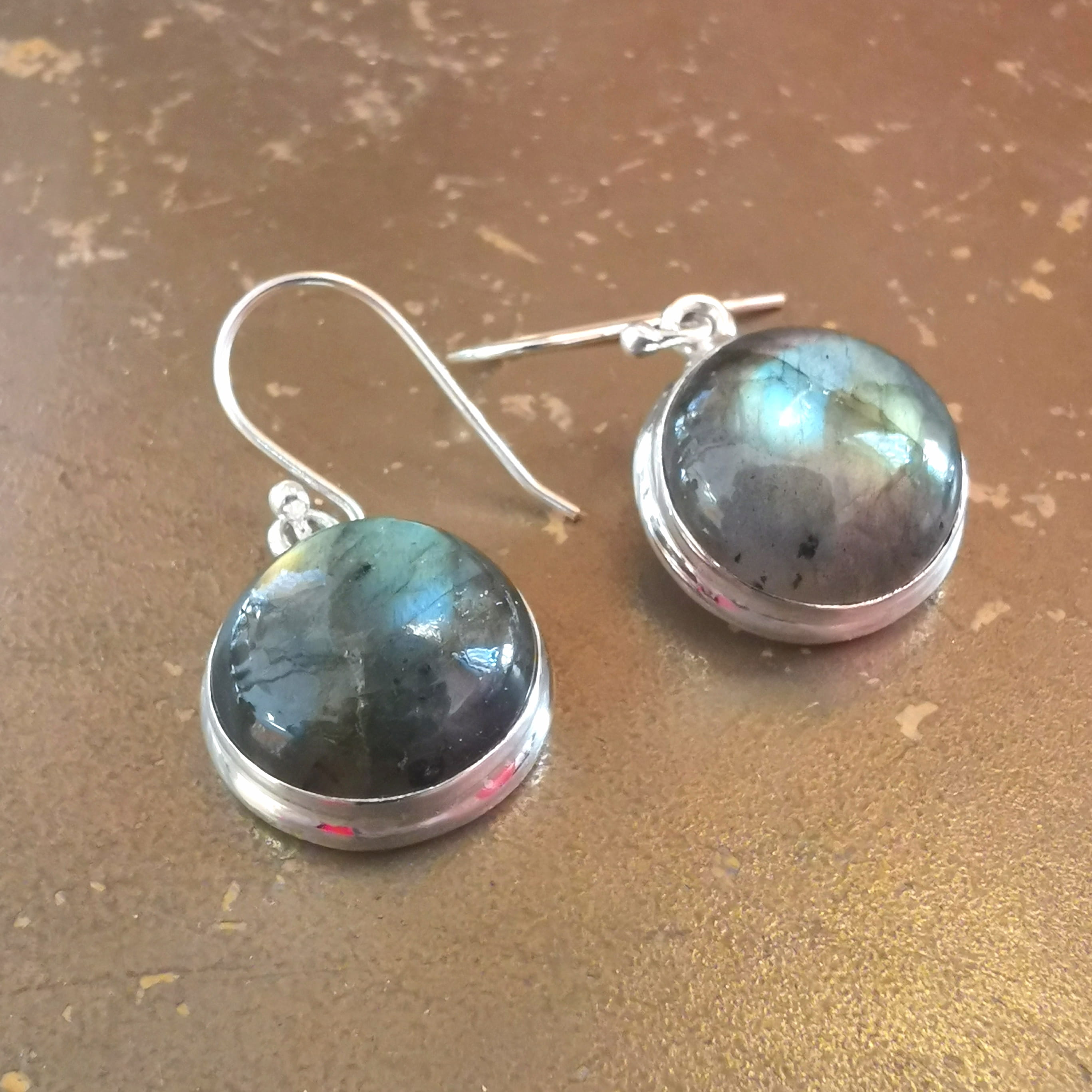 Labradorit AA Heilstein Yoga Ohrringe – für Harmonie, Intuition & innere Tiefe