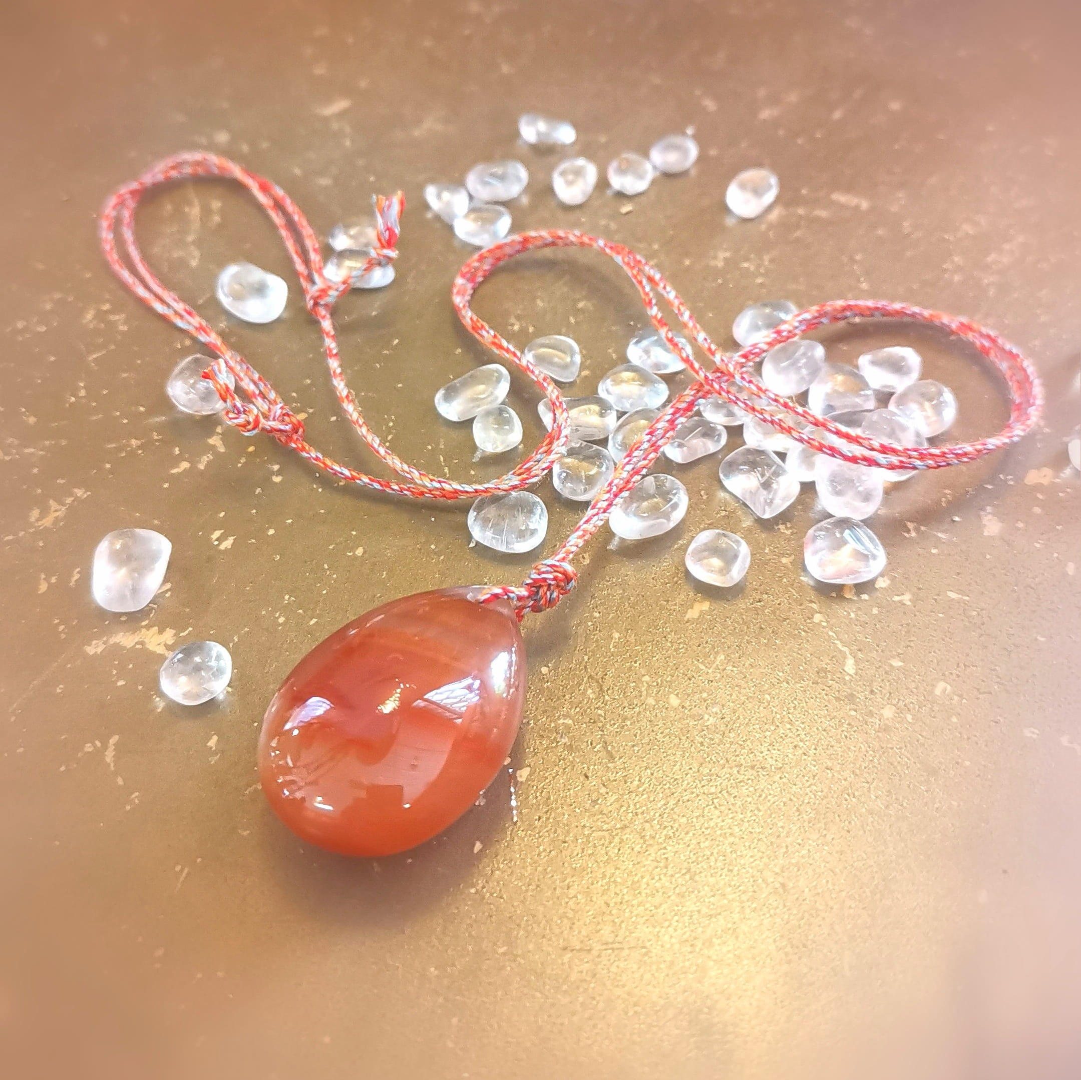 Karneol Edelstein Tropfen Kette – geweiht für Lebensfreude, Mut & kreative Kraft