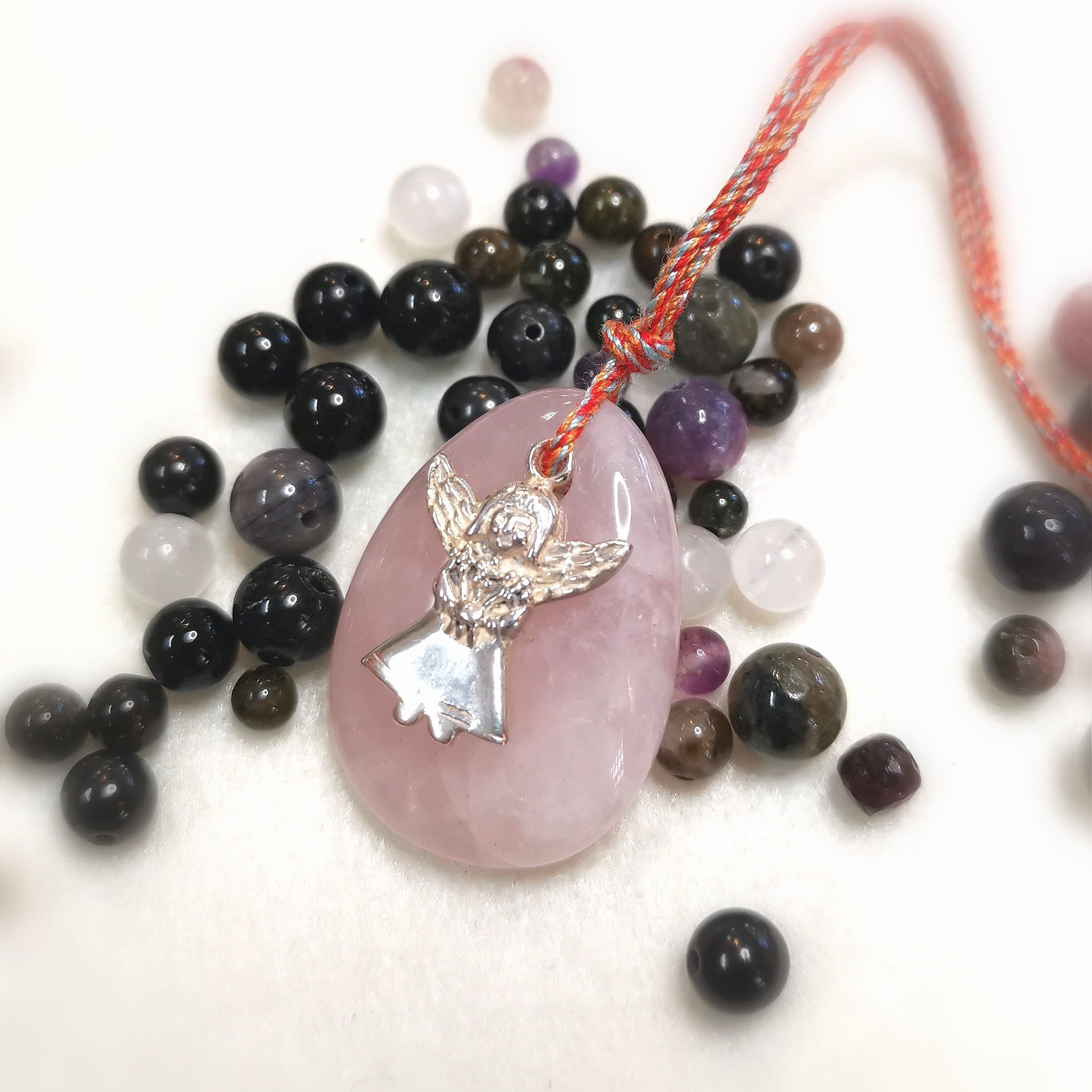 Rosenquarz Edelstein Schutzengel Kette – geweiht für Liebe, Trost & Herzensschutz