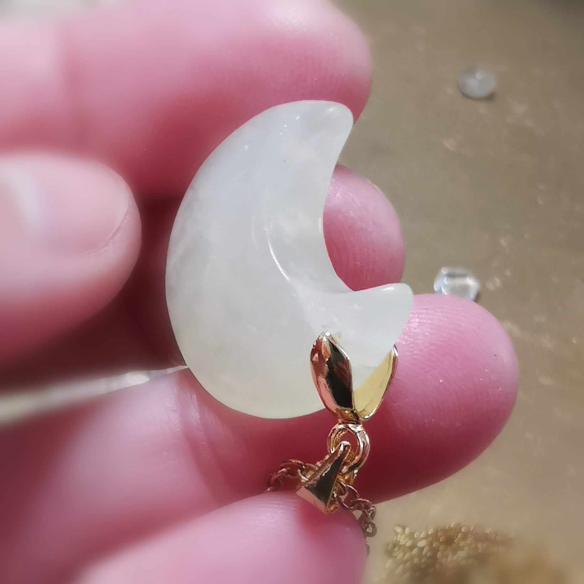 Jade Mond Edelstein Kette – Gold Edelstahl, für Harmonie und inneren Frieden