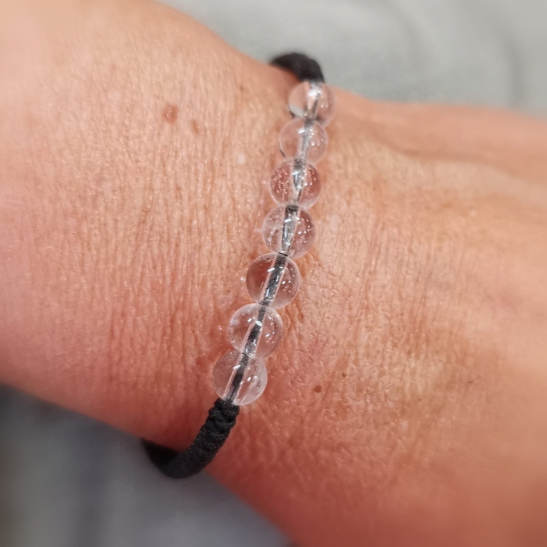 Bergkristall Makramee Aura Kraft Armband – für Reinigung, Schutz & klare Energie