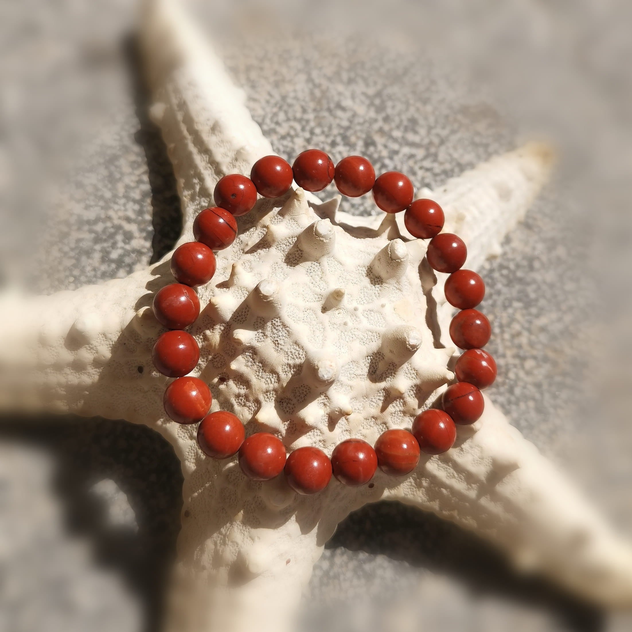 Roter Jaspis Edelstein Yoga Armband 8 mm – geweiht für Erdung, Mut & Wurzelchakra Kraft